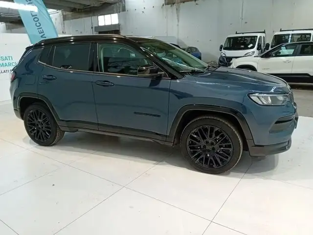 Jeep Compass view 4