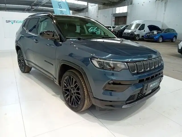 Jeep Compass view 3