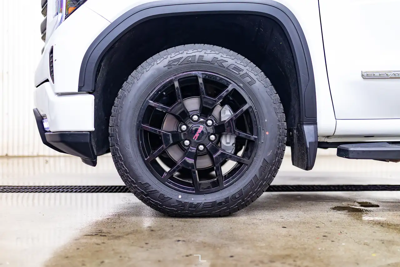 GMC Sierra 1500 снимка GMC Sierra 1500