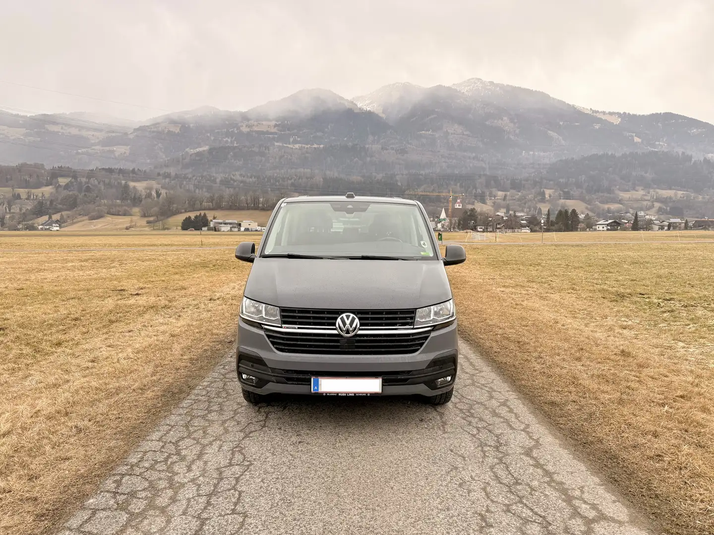 Volkswagen T6.1 Multivan T6.1 Multivan Trendline 4Motion Grau - 2