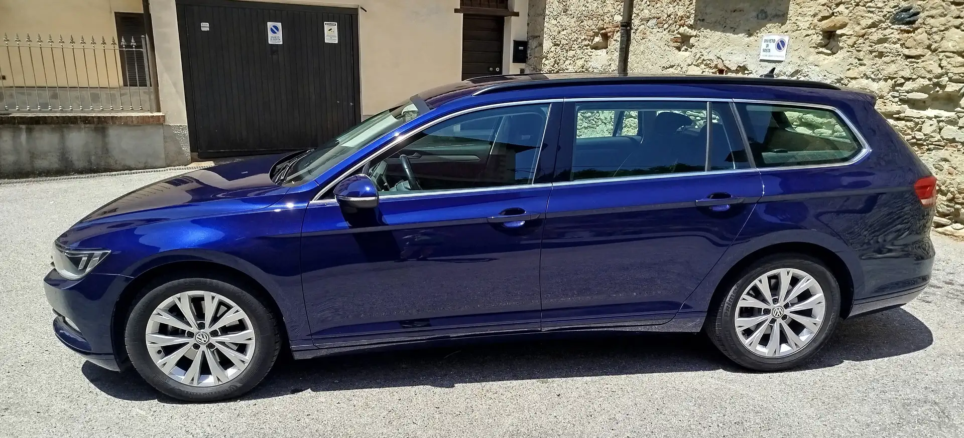 Volkswagen Passat Variant Passat B8 Variant 1.6 tdi Business 120cv dsg Blu/Azzurro - 2