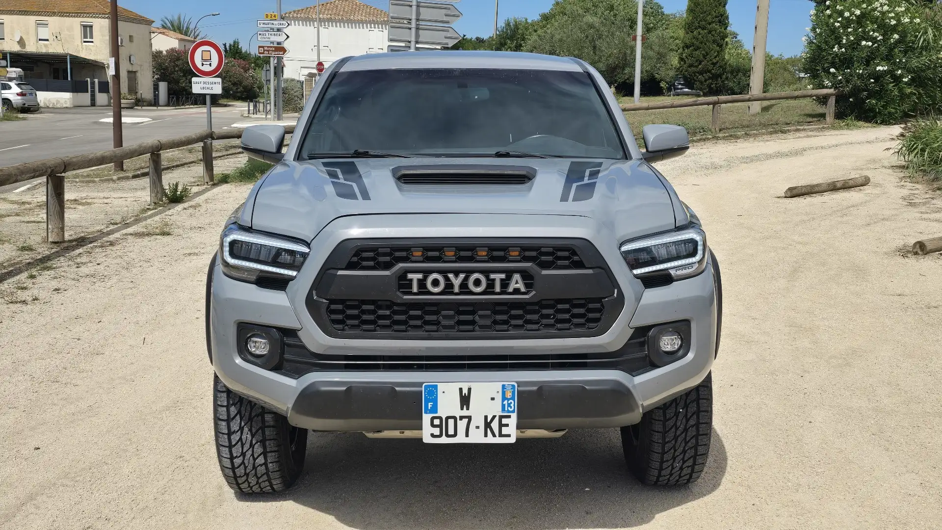 Toyota Tacoma - 2