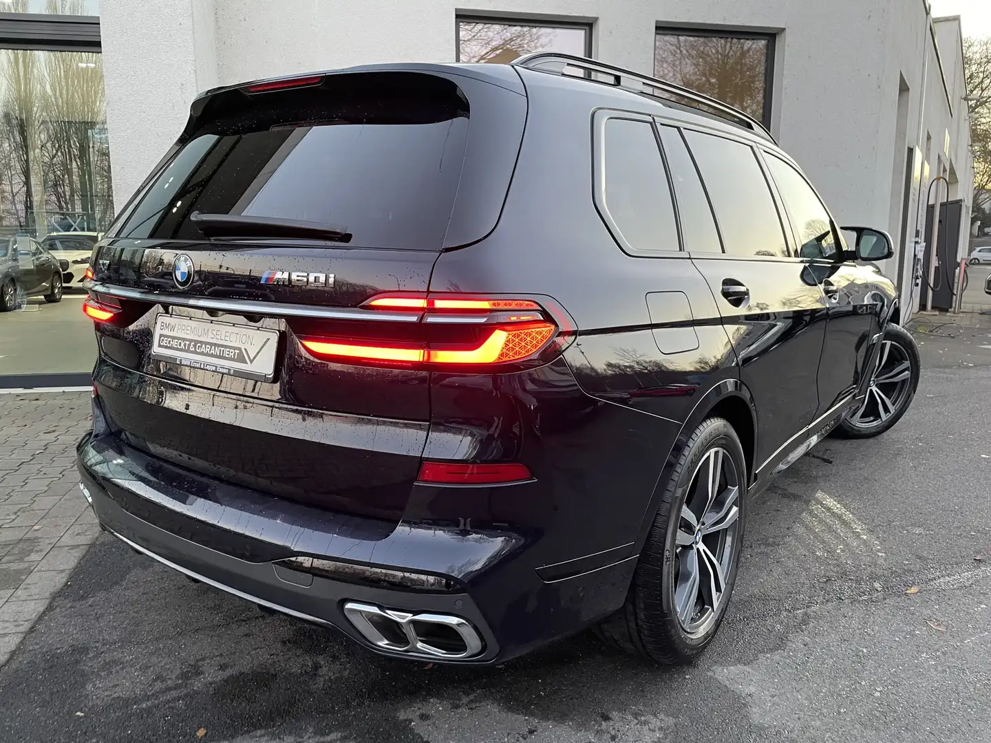 BMW X7 M 60i xDrive M Sport || 360 AHK Stndhzg. SkyLounge Schwarz - 2