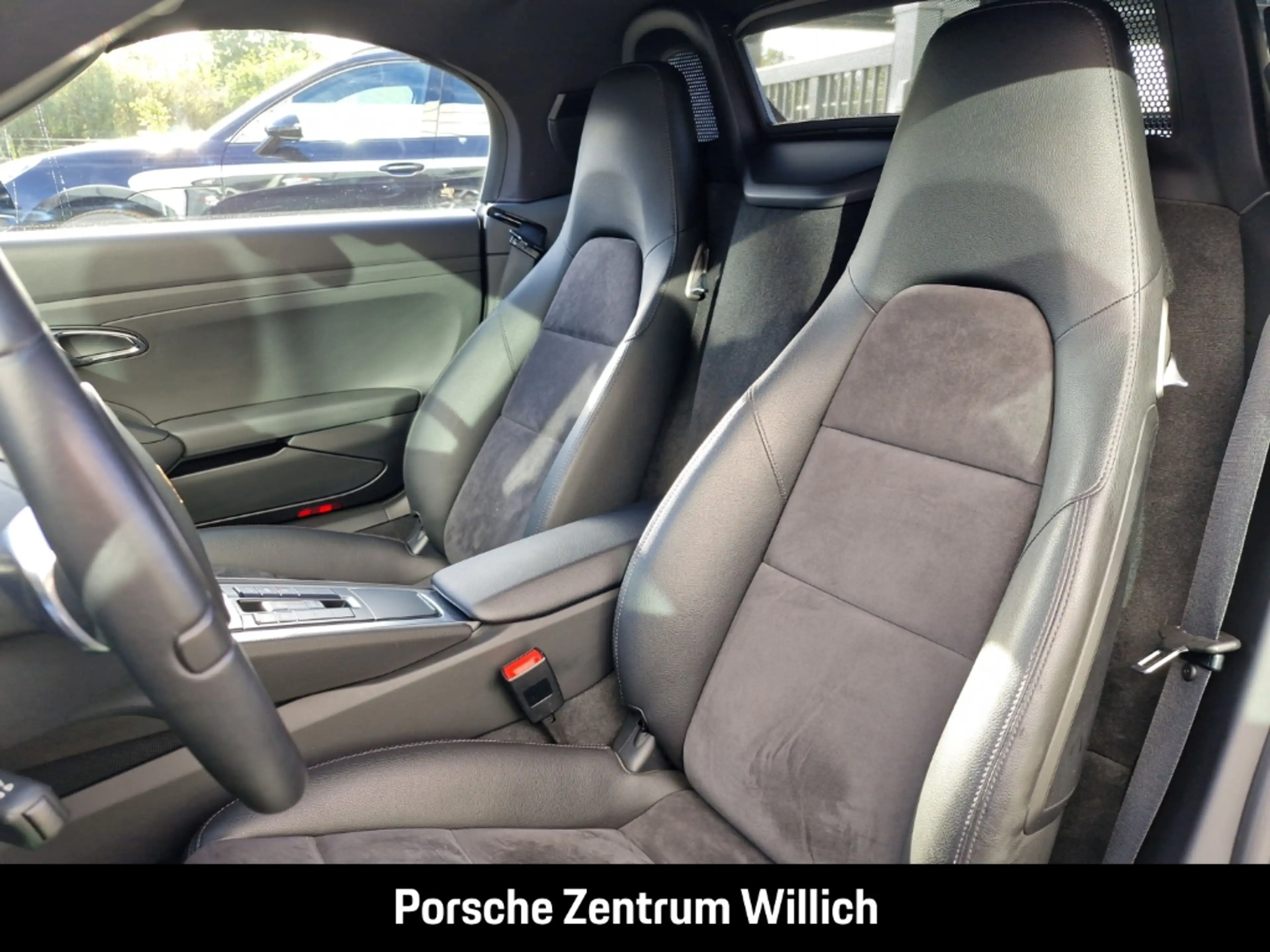 Porsche Boxster — photo 12