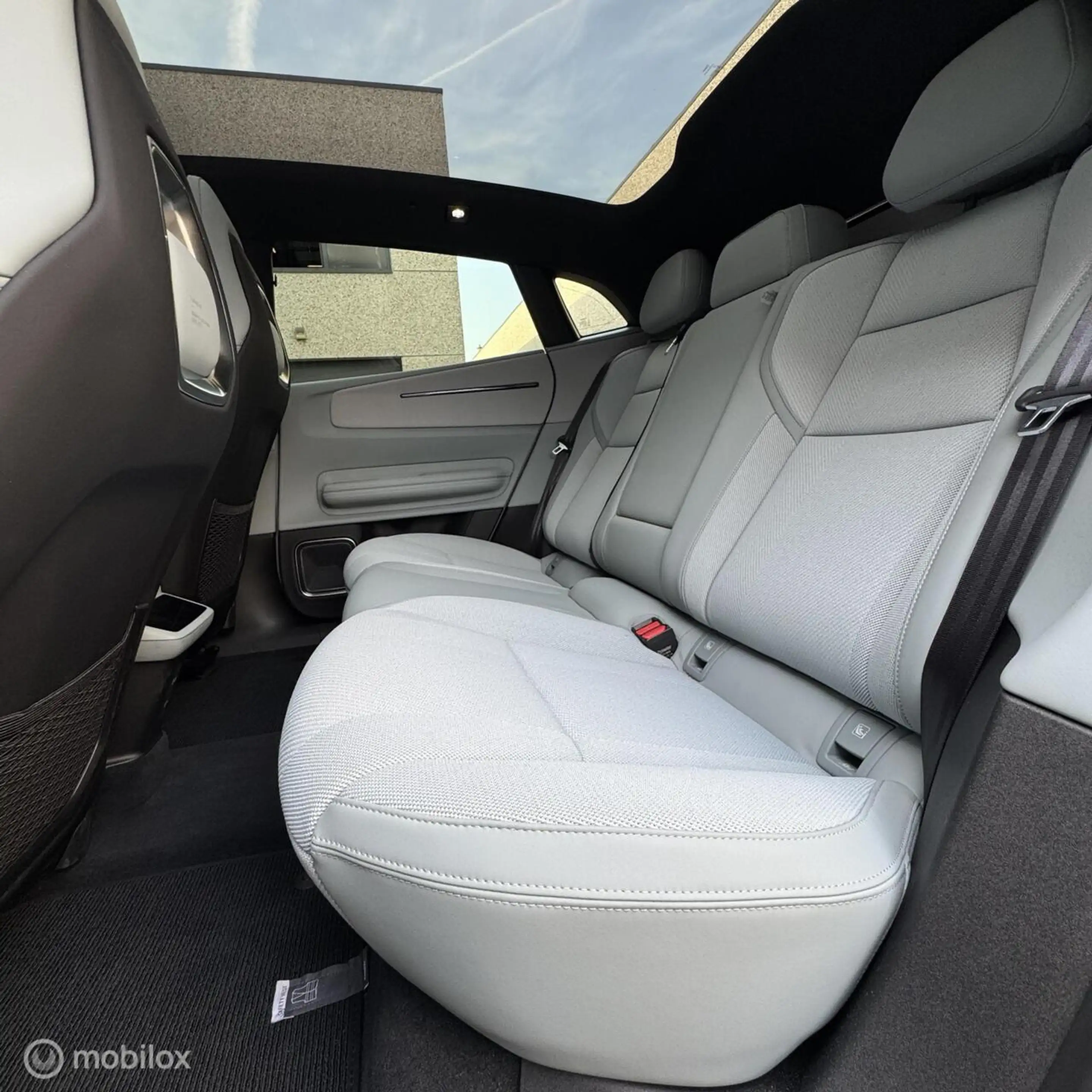 Polestar 4 Long Range Single motor 100 kWh — photo 10