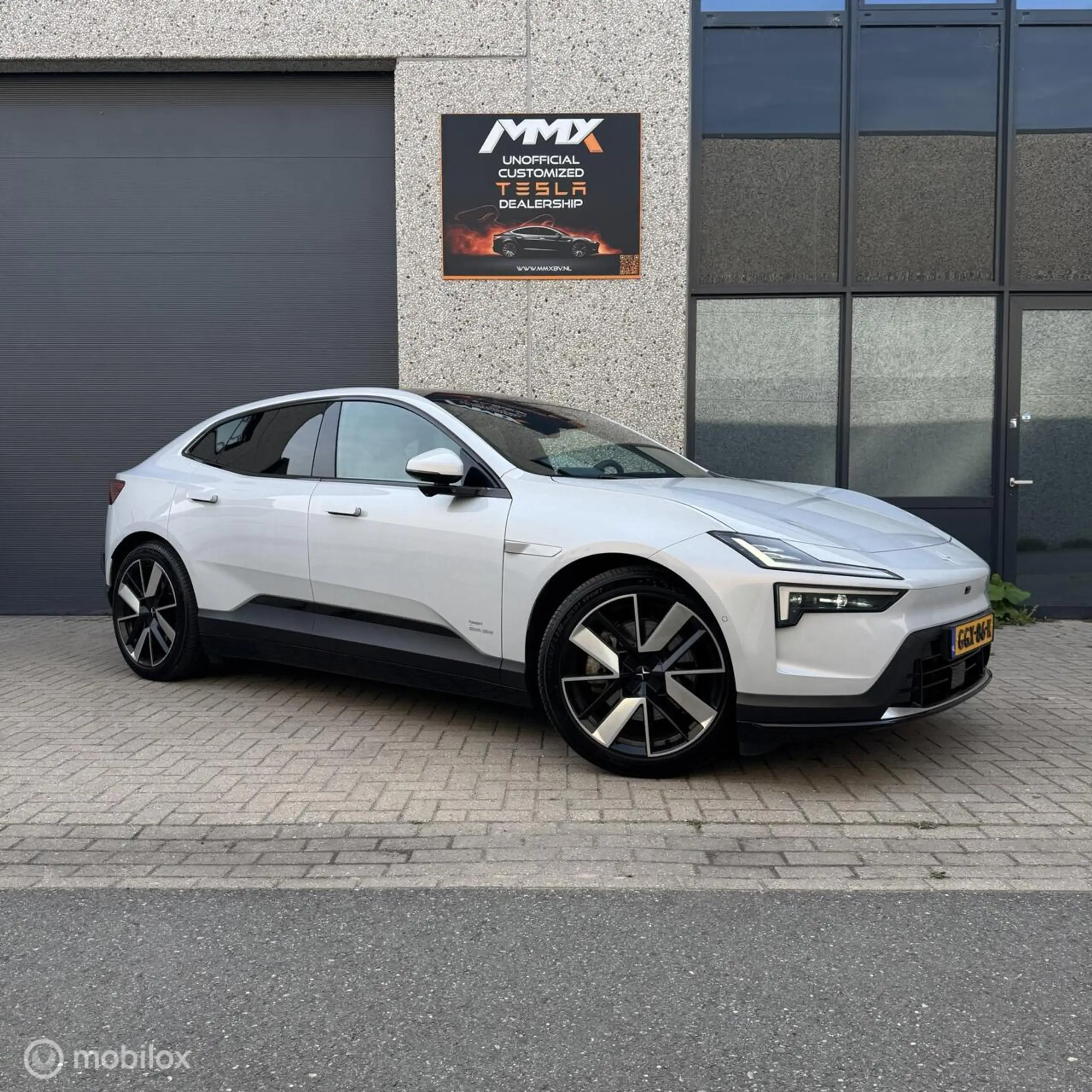 Polestar 4 Long Range Single motor 100 kWh — photo 3