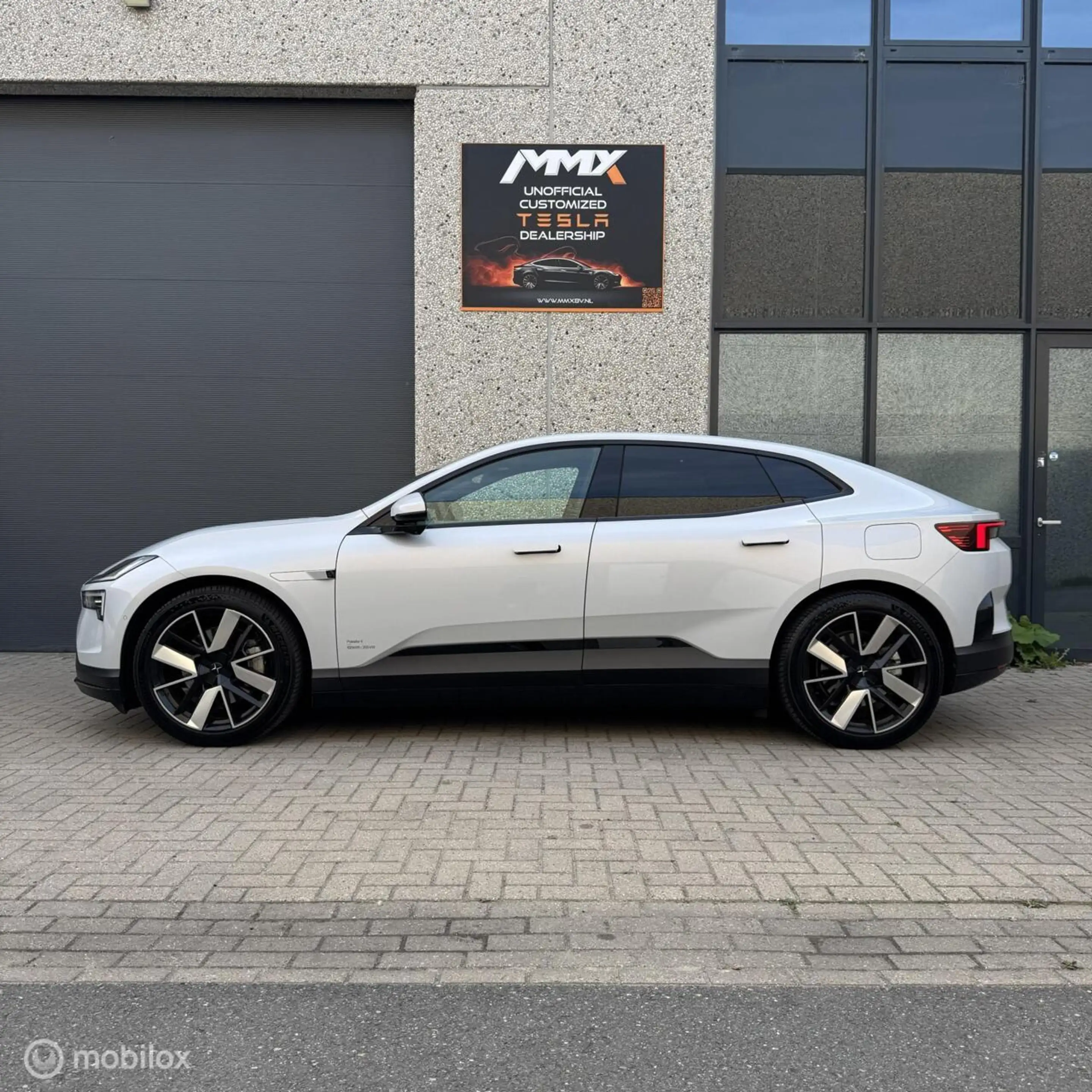 Polestar 4 Long Range Single motor 100 kWh — photo 6