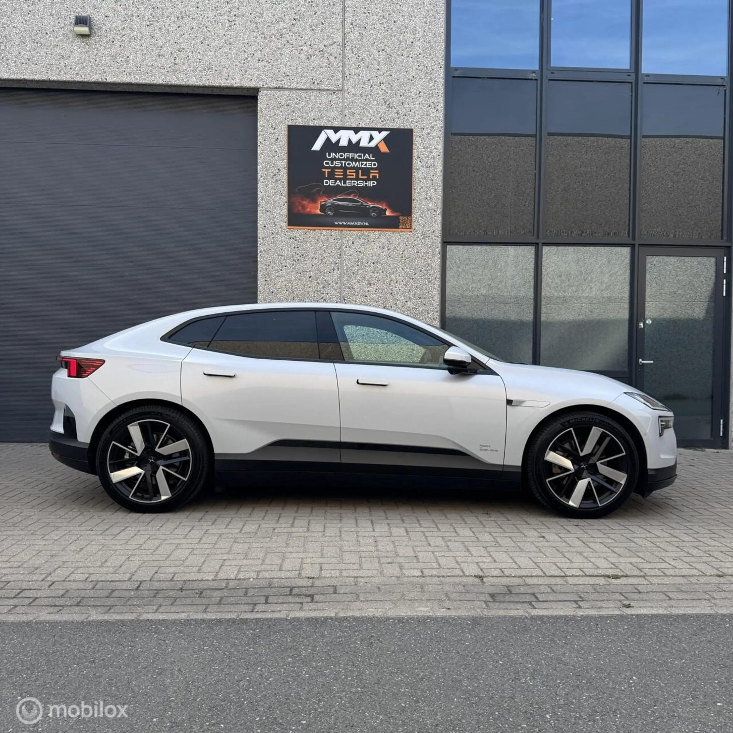Polestar 4 Long Range Single motor 100 kWh — photo 2