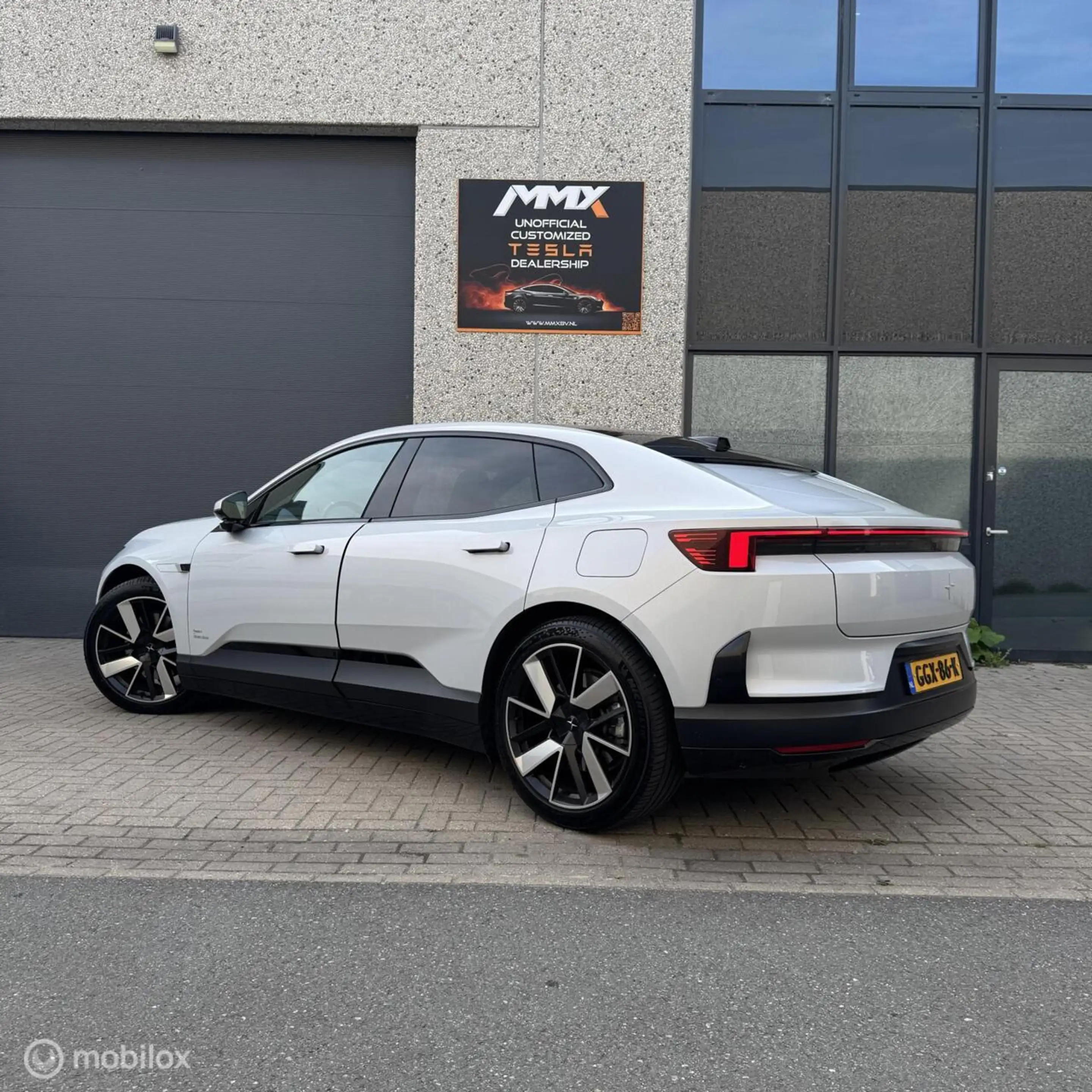 Polestar 4 Long Range Single motor 100 kWh — photo 7