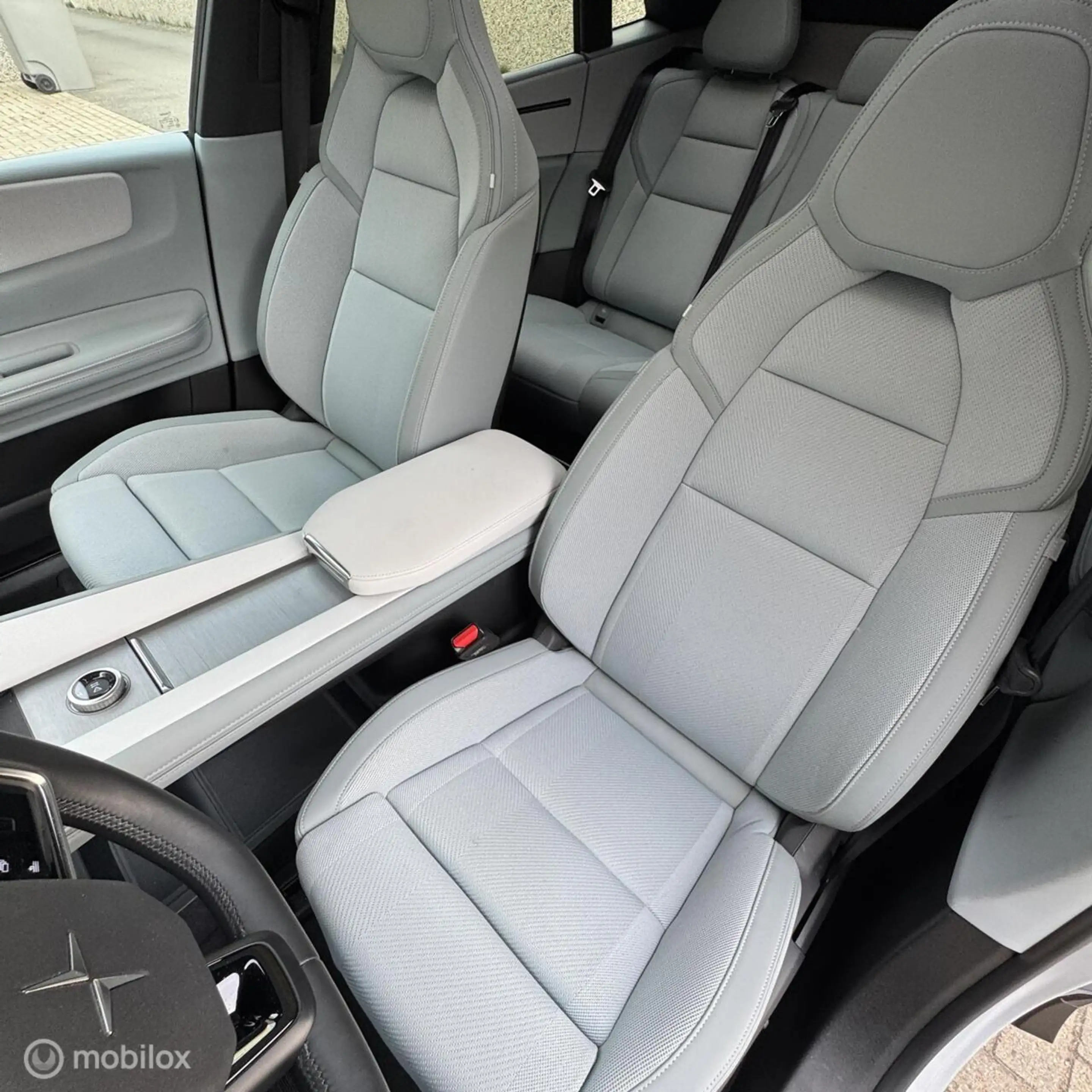 Polestar 4 Long Range Single motor 100 kWh — photo 9