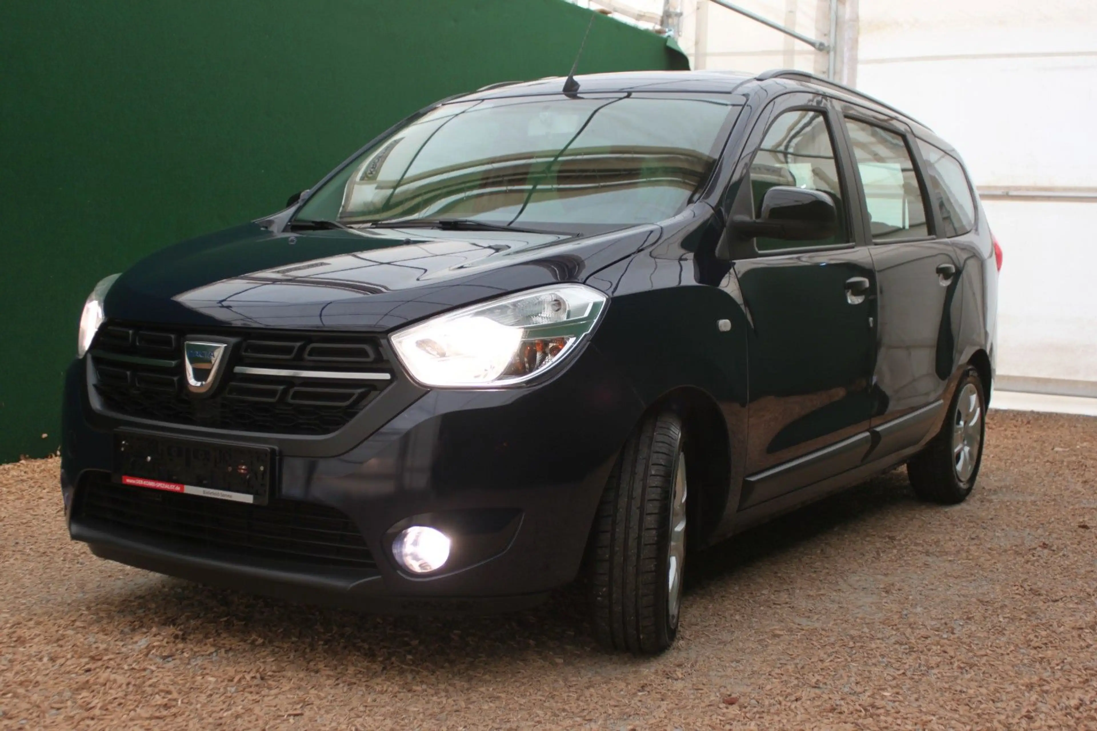 Dacia Lodgy 1.3/ AHK/ Navi/ Kamera/ Klima/ 61tkm — photo 4