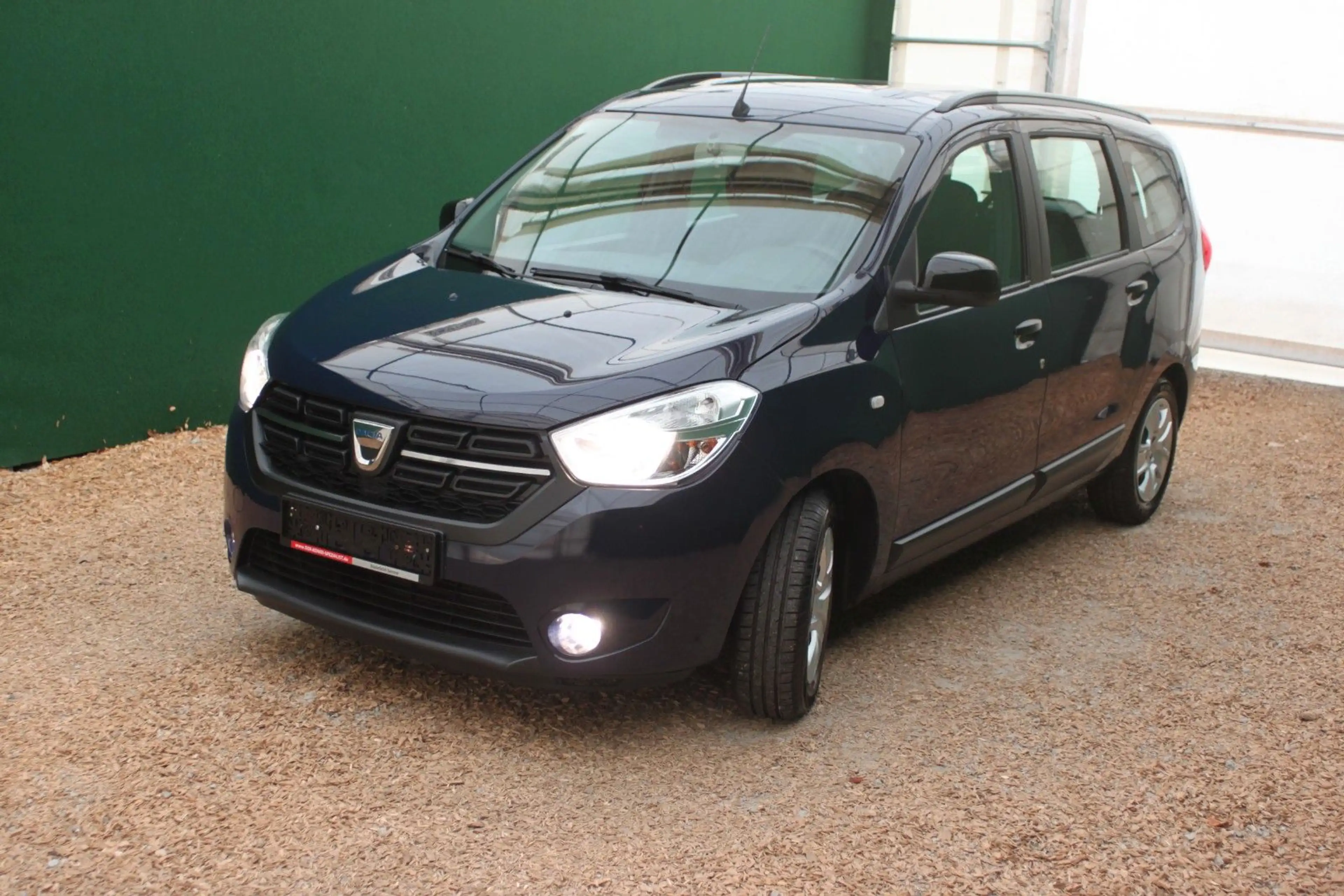Dacia Lodgy 1.3/ AHK/ Navi/ Kamera/ Klima/ 61tkm — photo 3
