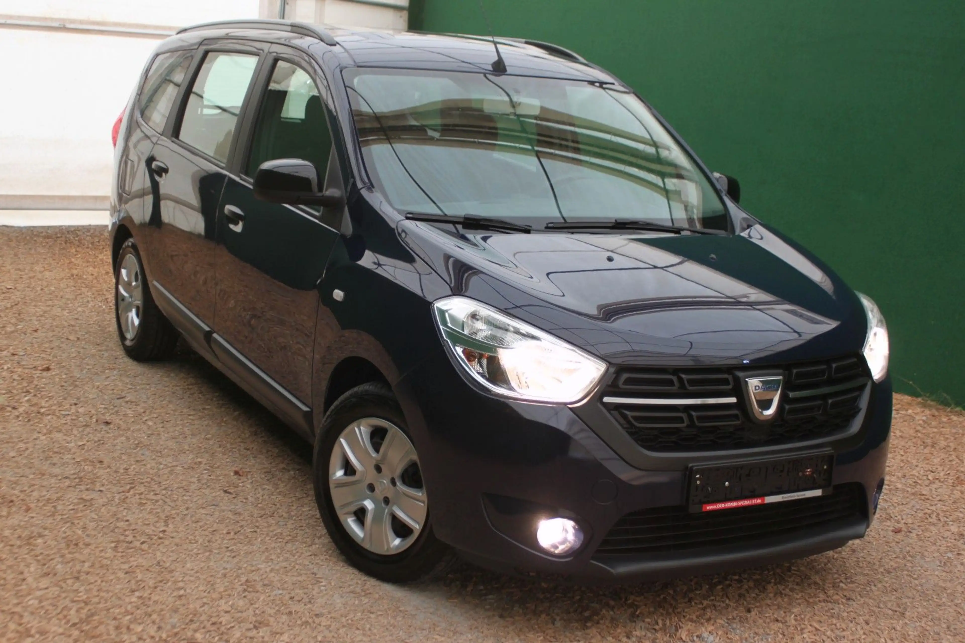 Dacia Lodgy 1.3/ AHK/ Navi/ Kamera/ Klima/ 61tkm — photo 9