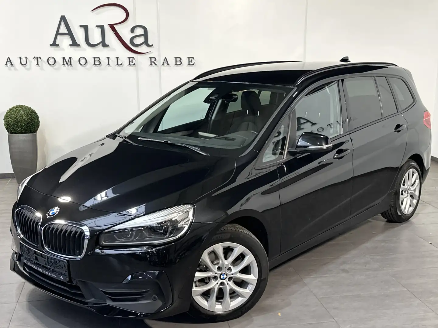 BMW 218 Advantage Aut. NAV+LED+AHK+KAM Schwarz - 1