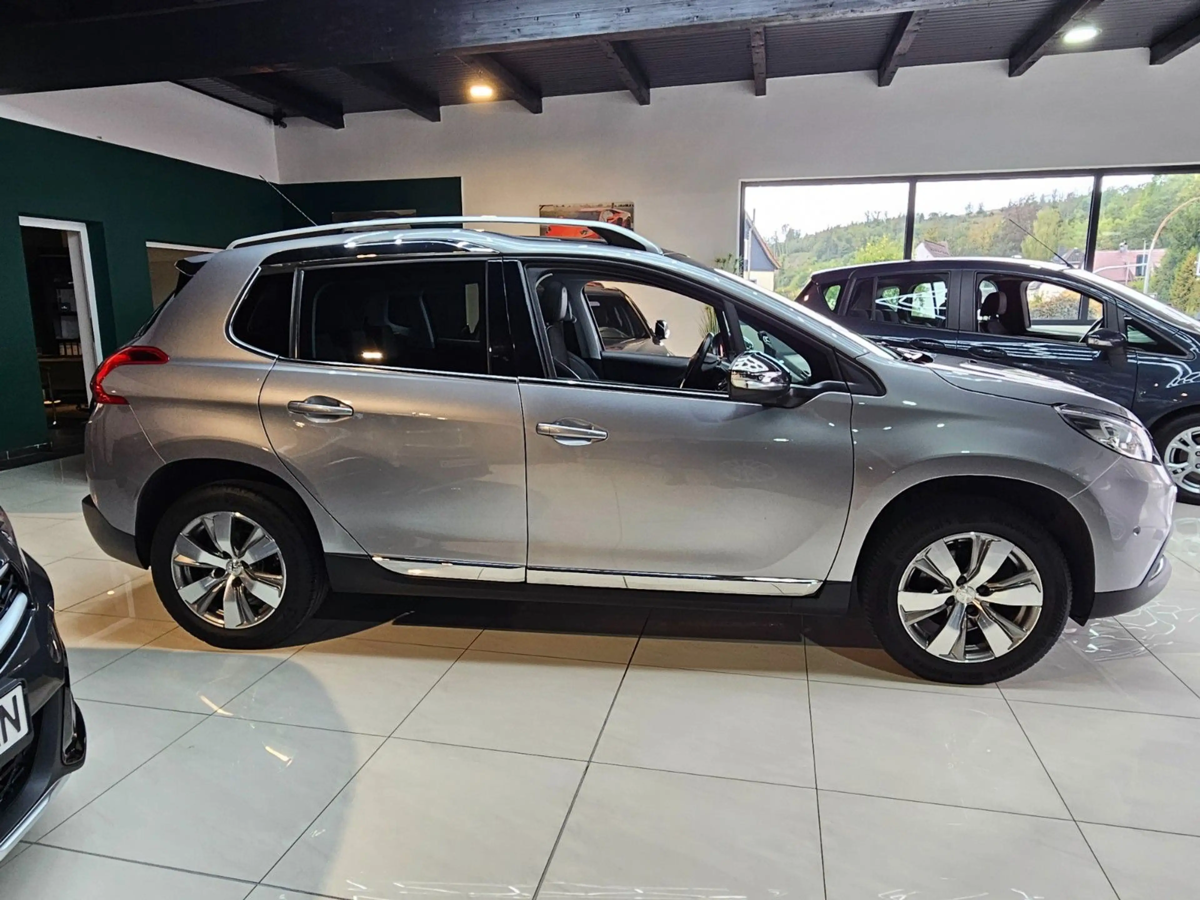 Peugeot 2008 Allure,,1-Hand,Pano,Navi,Scheckheft,Alu — photo 5