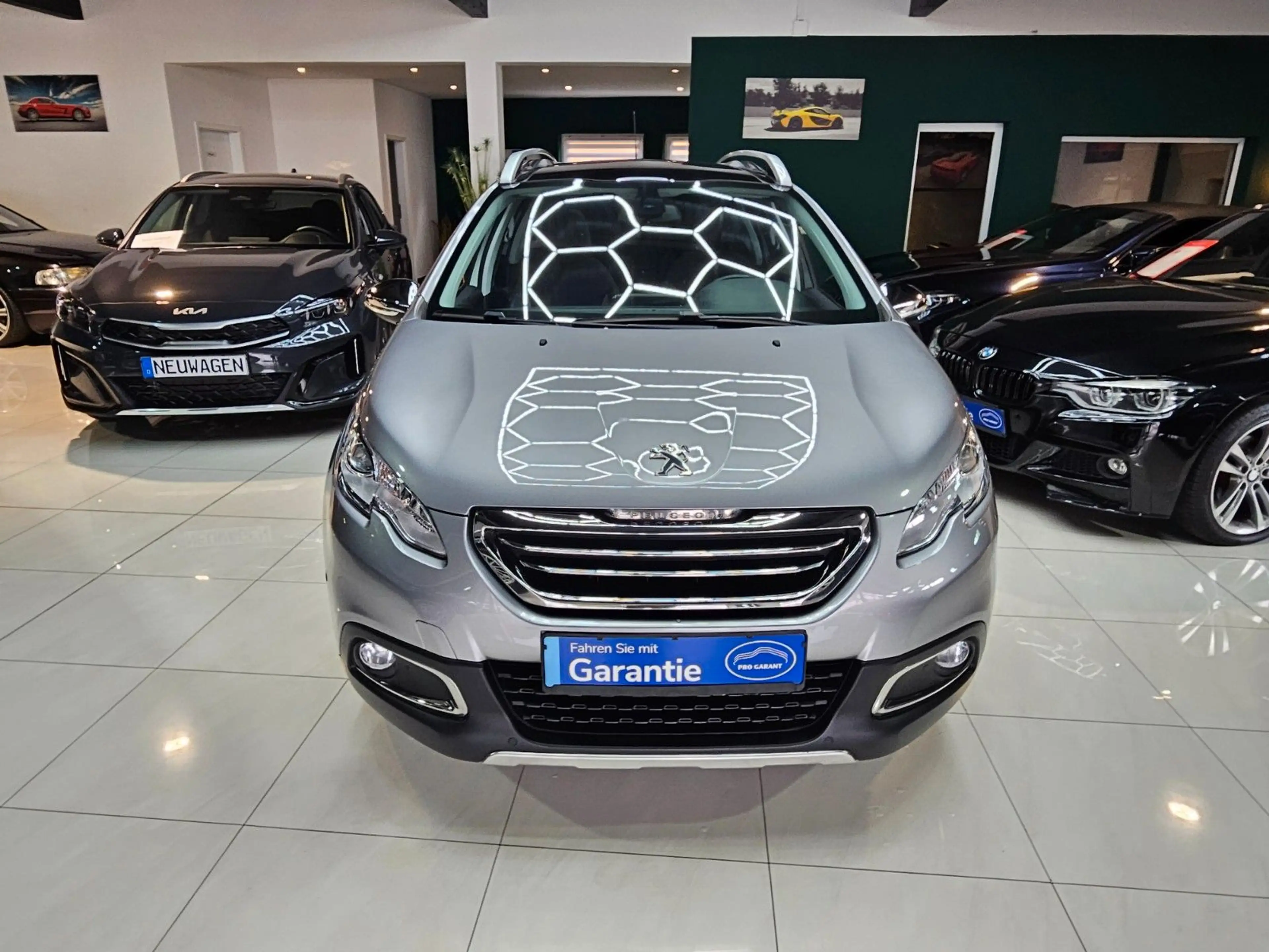 Peugeot 2008 Allure,,1-Hand,Pano,Navi,Scheckheft,Alu — photo 2