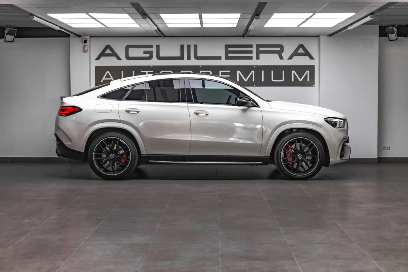 Mercedes-Benz GLE 63 AMG Coupé S 4Matic+ Aut. Bílá - 2