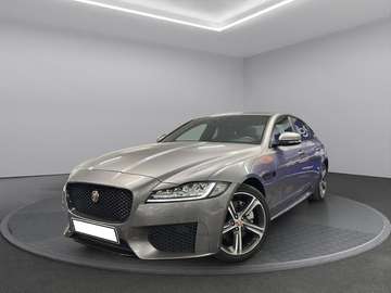 2.0i4D Chequered Flag Aut. 180