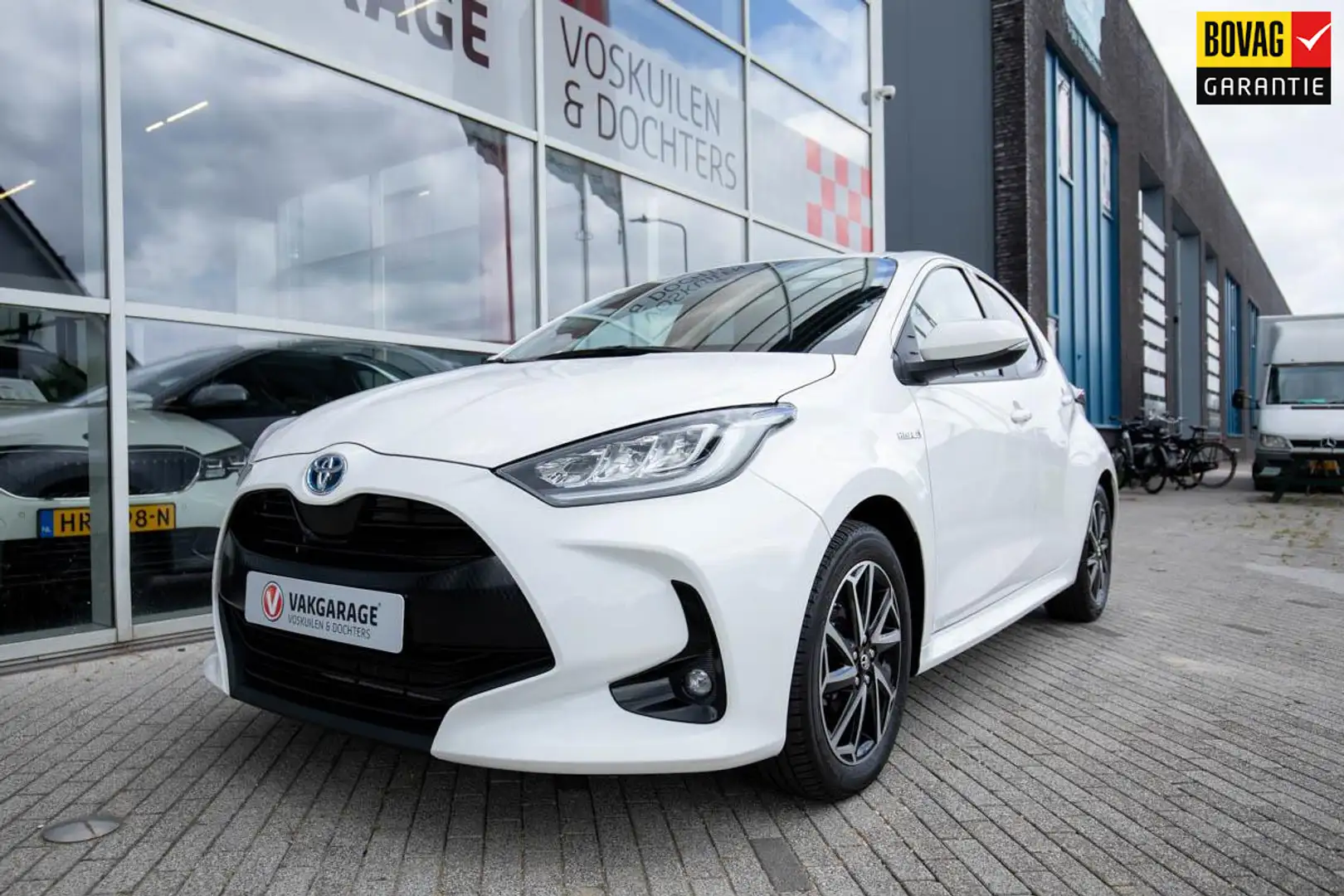 Toyota Yaris 1.5 Hybrid Style Design | Carplay | Camera Wit - 1