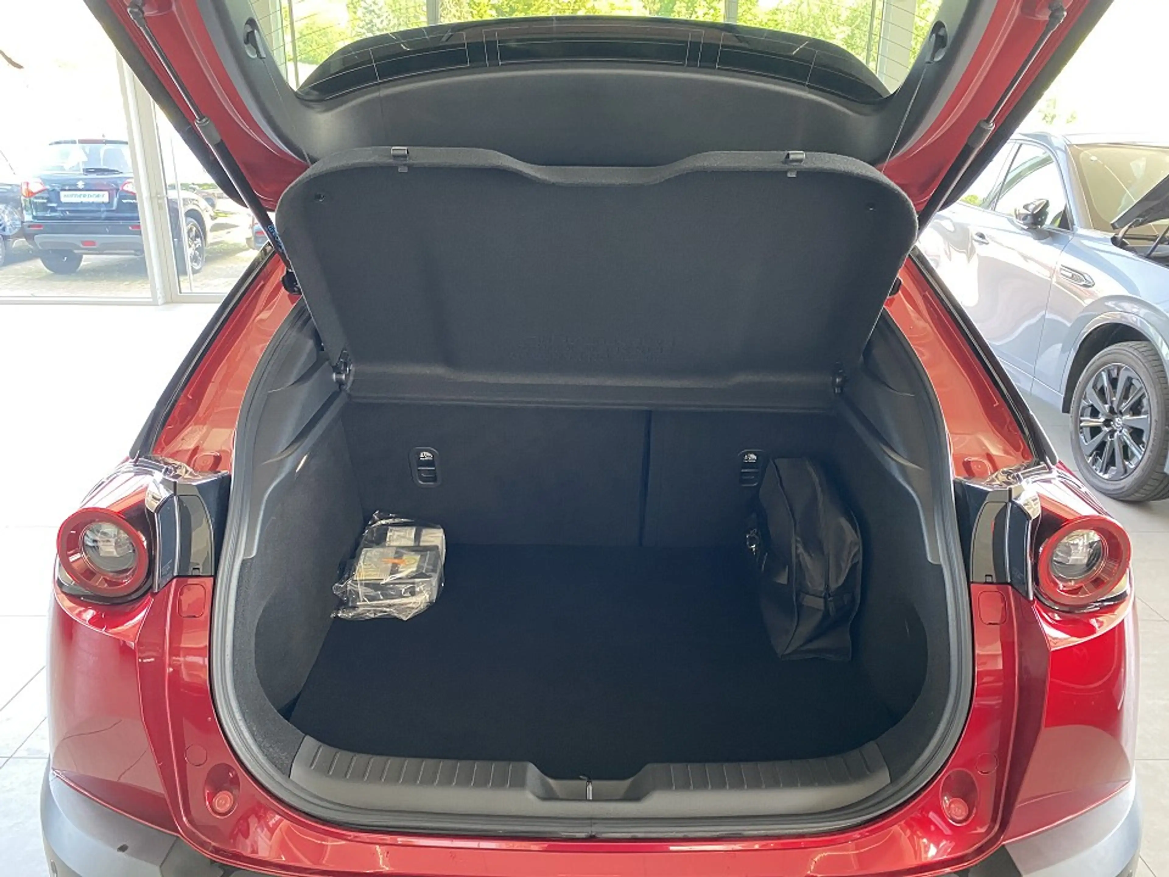 Mazda MX-30 EV Makoto Teilleder — photo 6