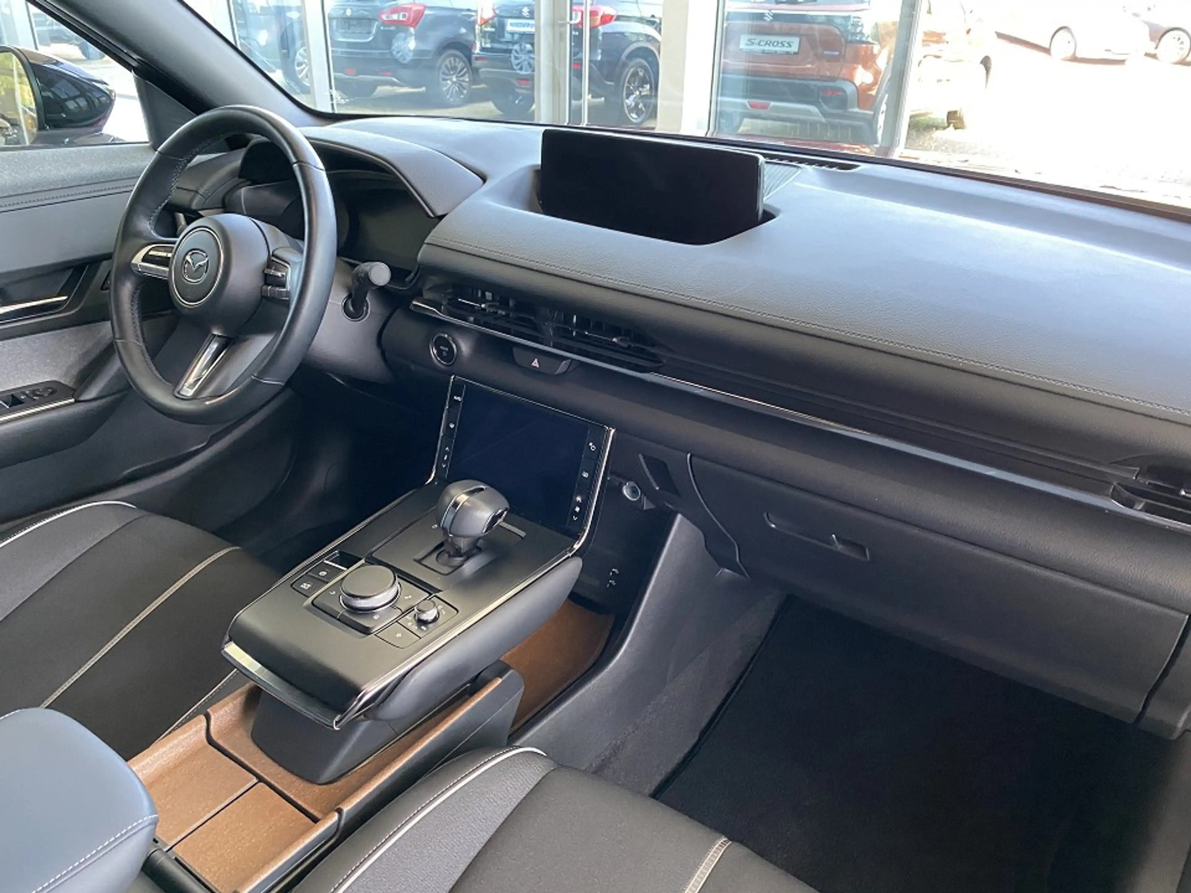 Mazda MX-30 EV Makoto Teilleder — photo 15