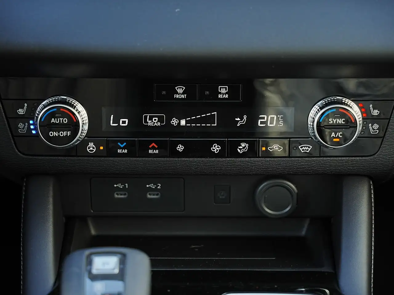 Mitsubishi Outlander снимка Mitsubishi Outlander