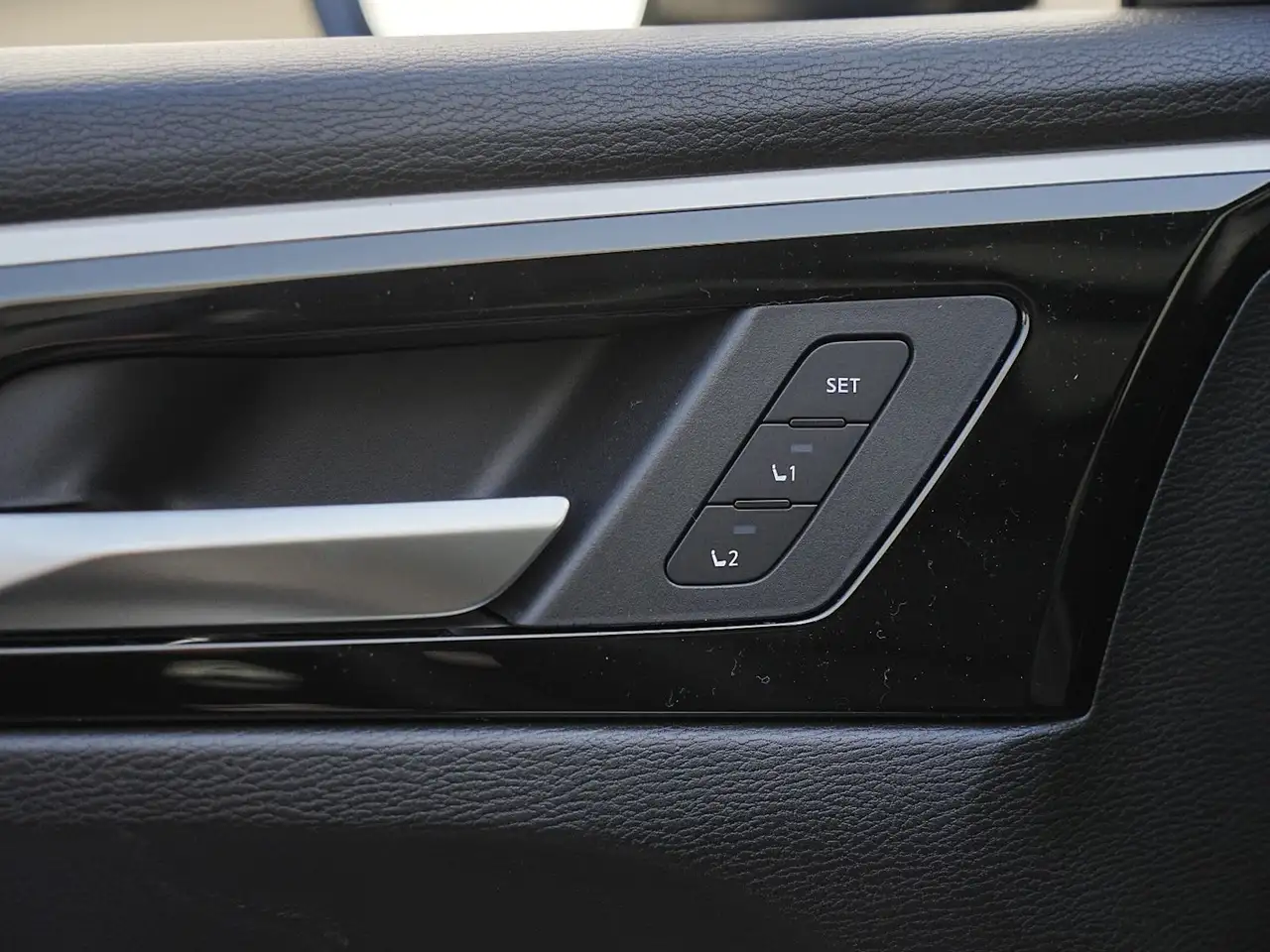 Mitsubishi Outlander снимка Mitsubishi Outlander