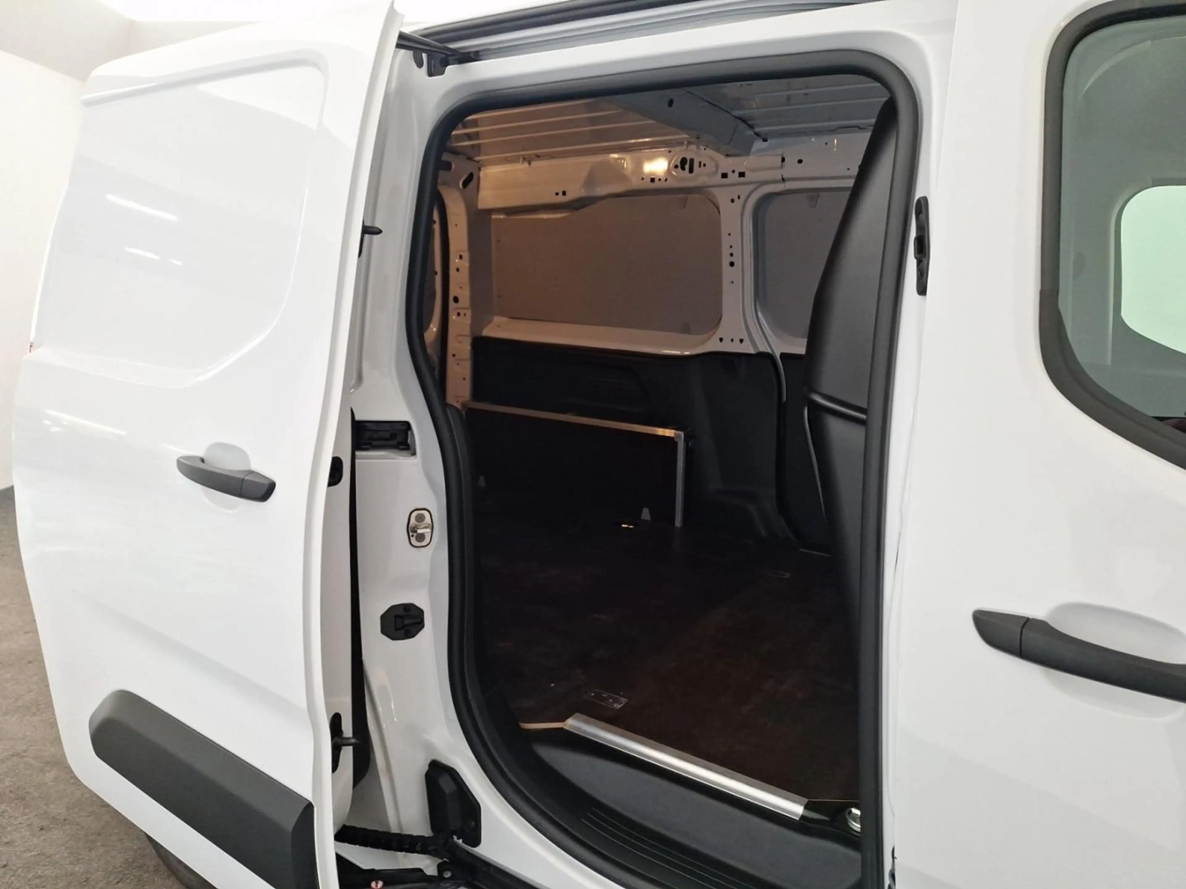 Fiat Doblo CARGO L2H1 HEAVY *HOUTEN VLOER*CAMERA ACHTER*SENSO — photo 7