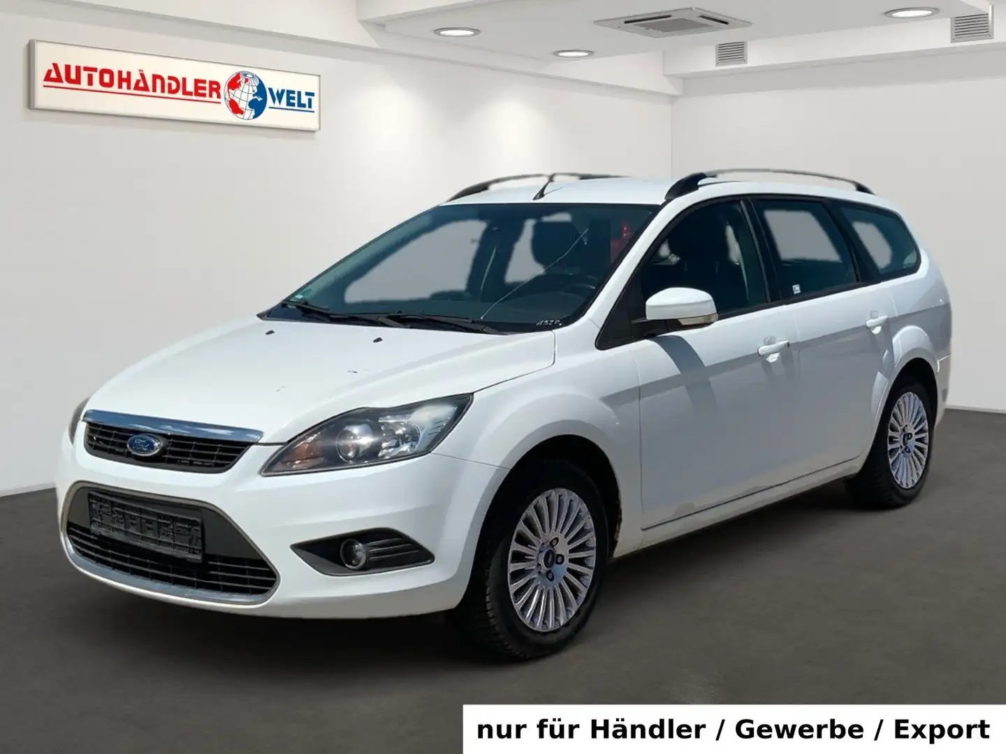 Ford Focus Kombi 2.0 16V AAC Navi SHZ PDC Tempo Weiß - 1
