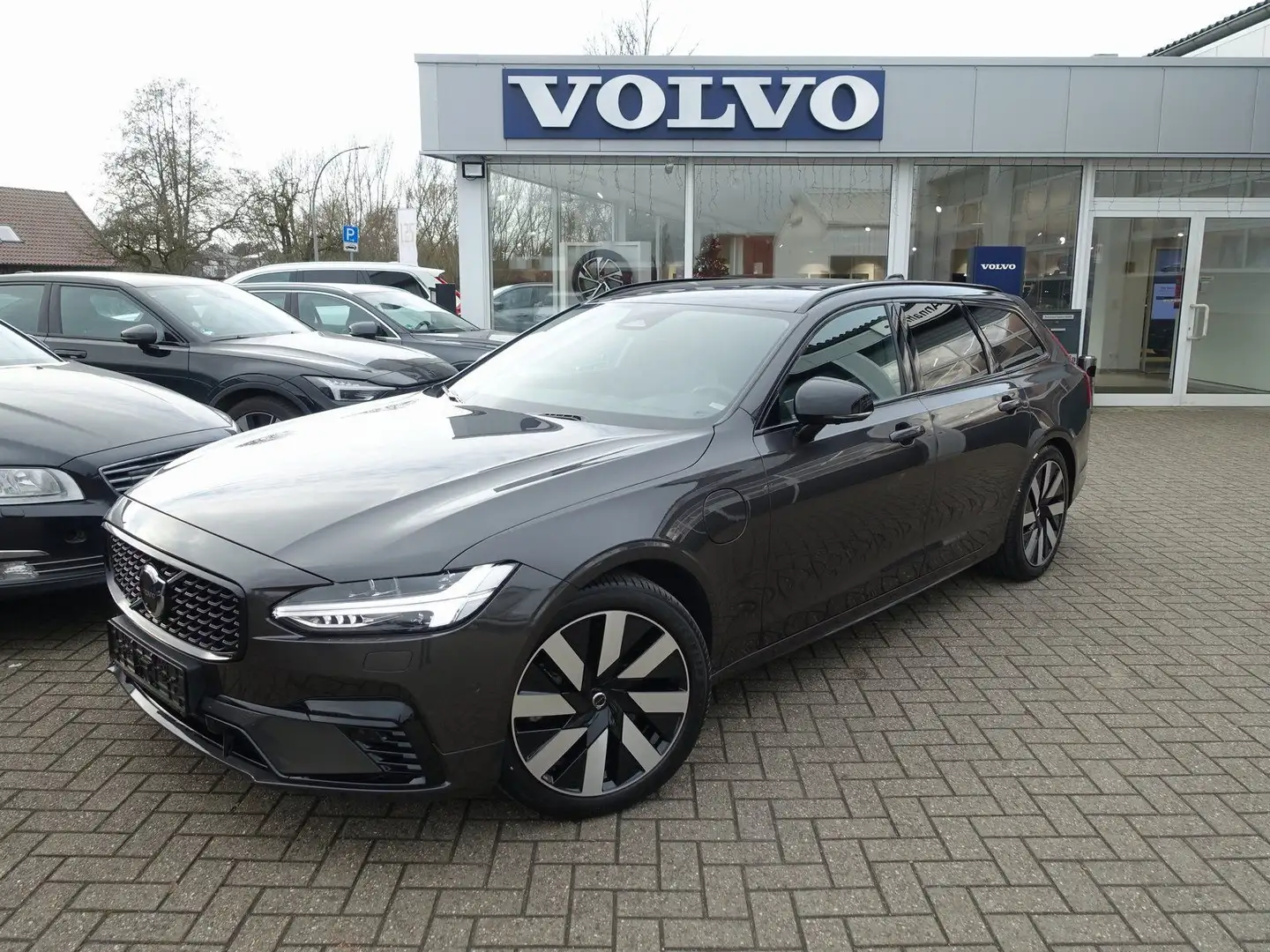 Volvo V90 Plus Dark T6 AWD Plug-in Hybrid 360°KAM/BLIS Grau - 1