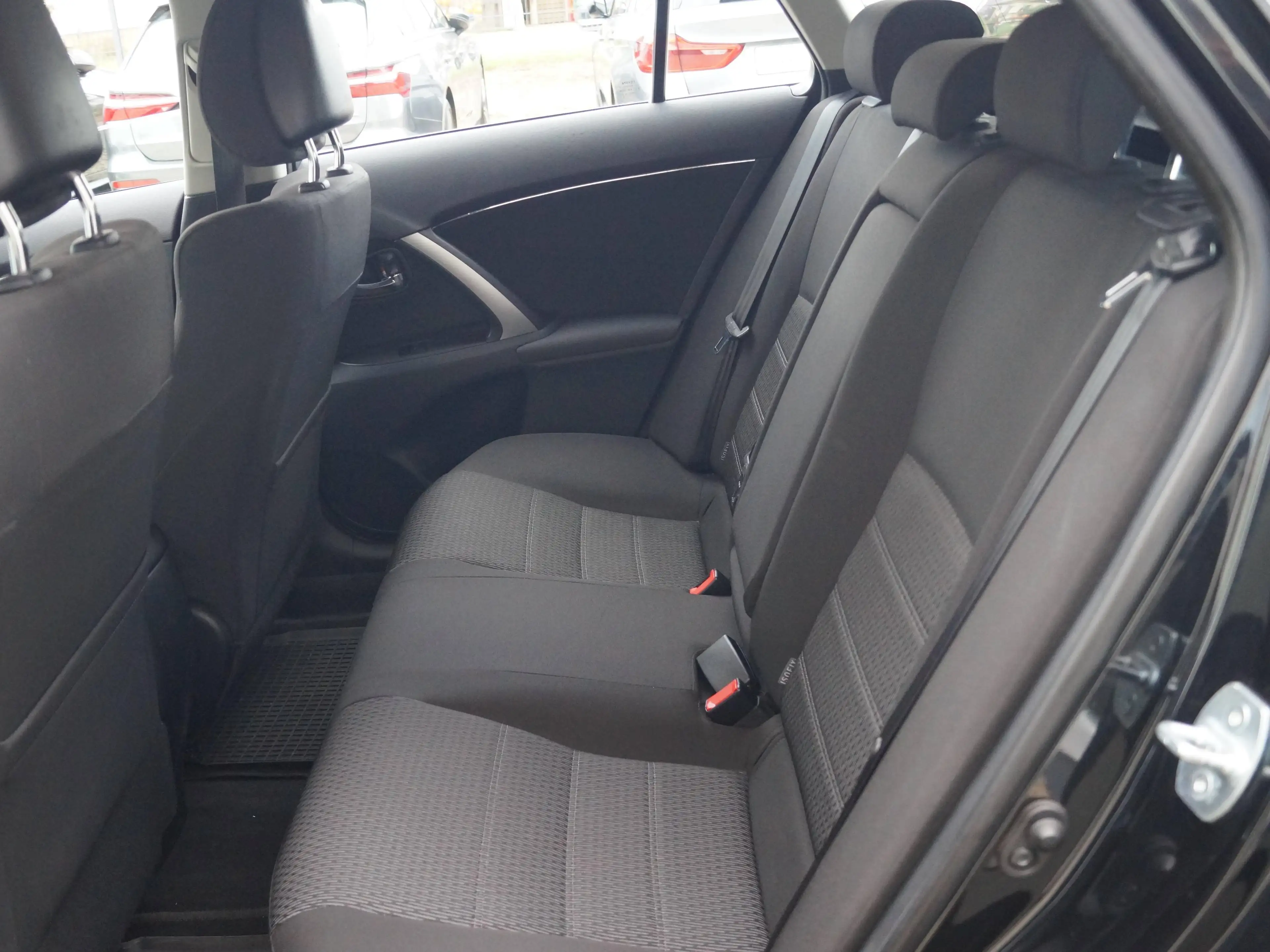 Toyota Avensis Life 2.Hand*Automatik*Kamera* — photo 15