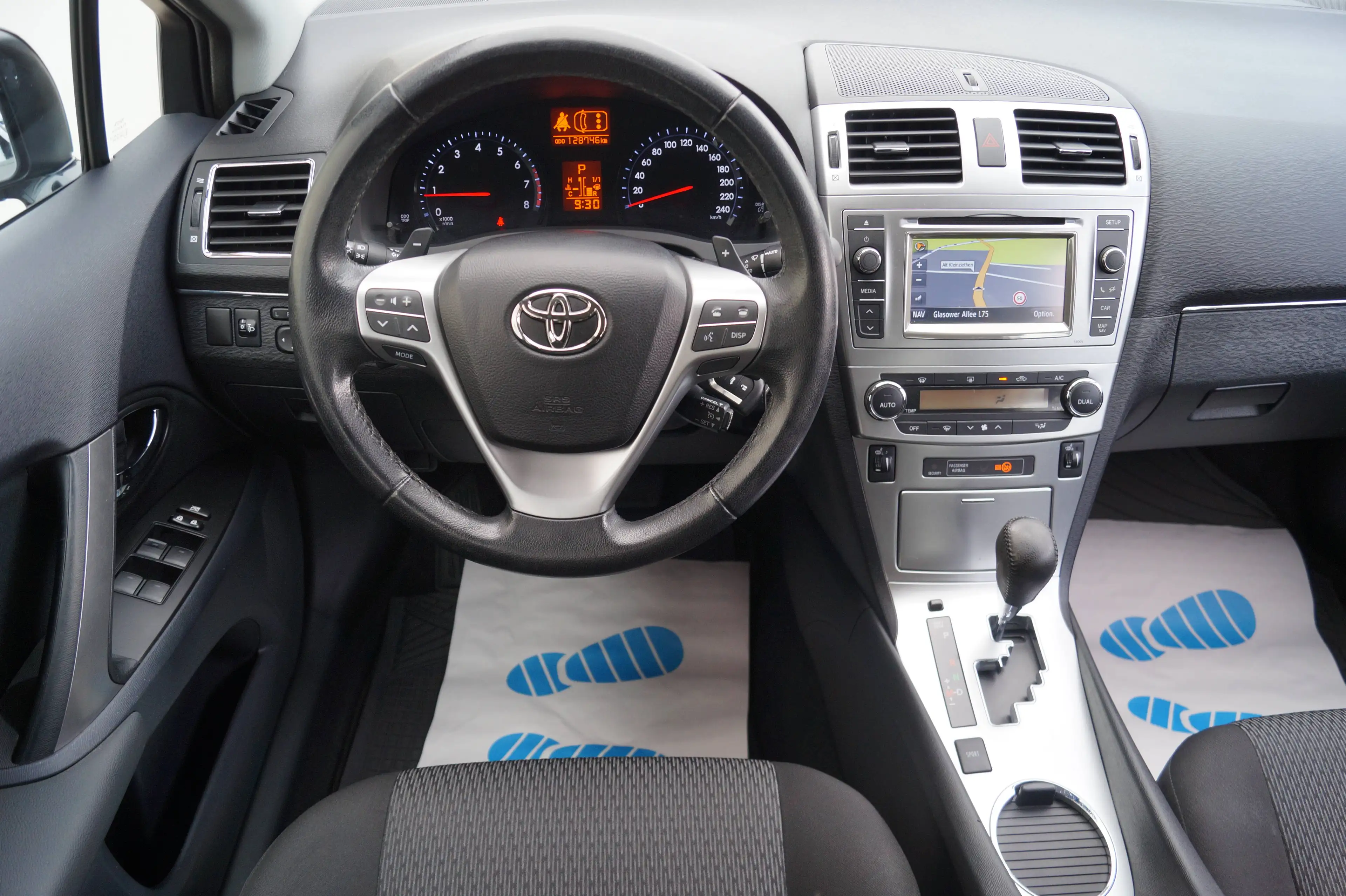 Toyota Avensis Life 2.Hand*Automatik*Kamera* — photo 11