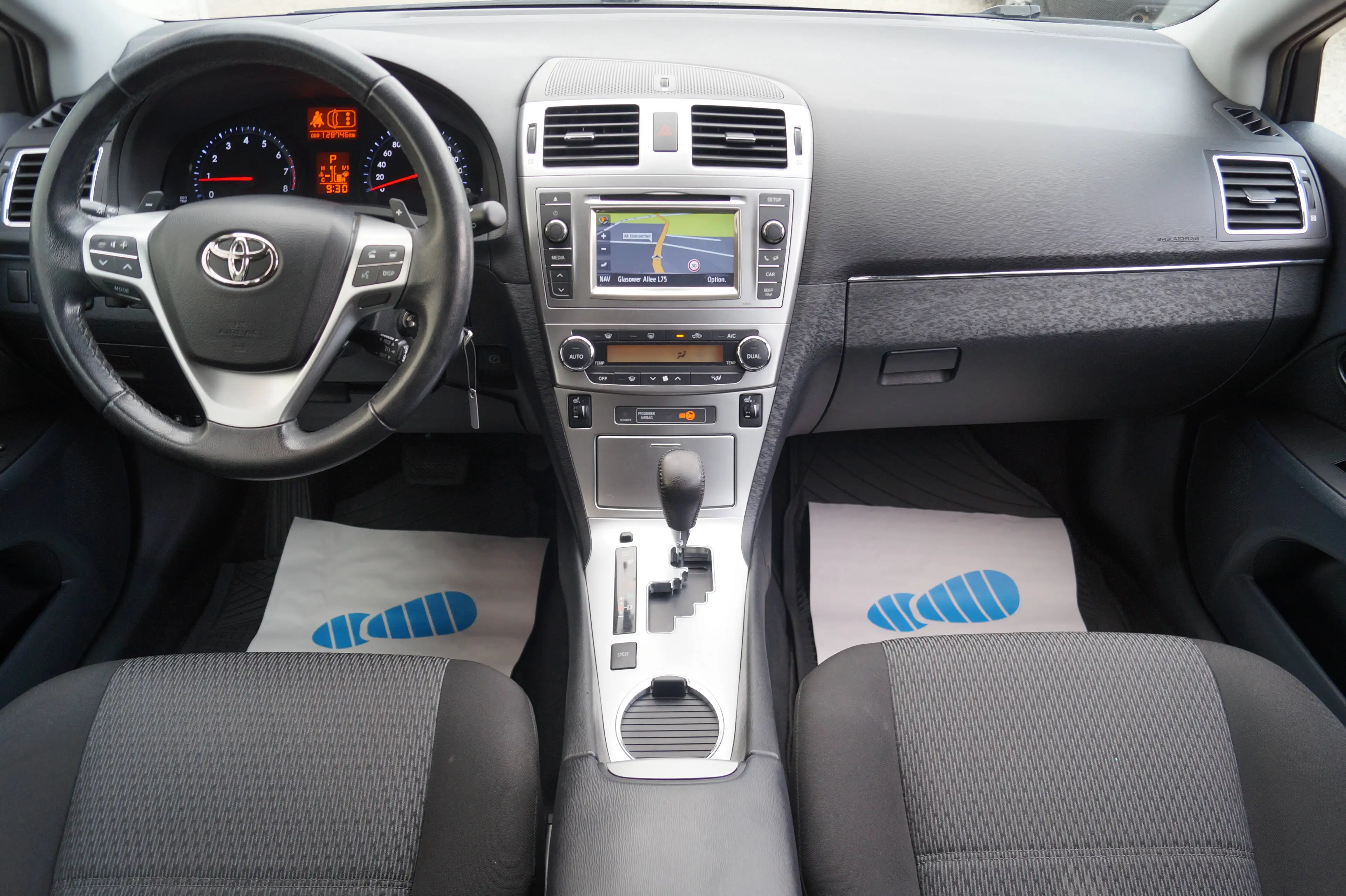 Toyota Avensis Life 2.Hand*Automatik*Kamera* — photo 10