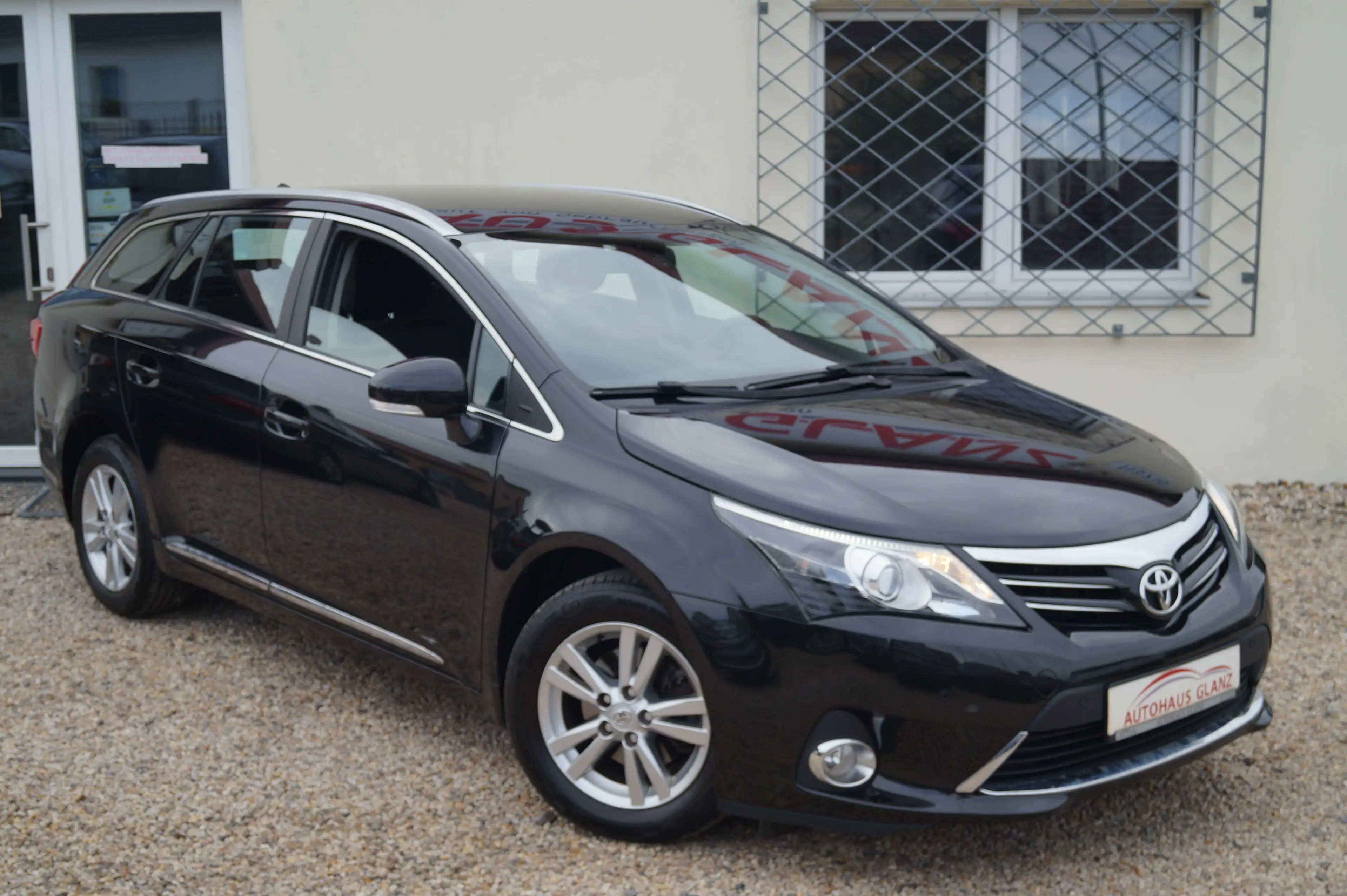 Toyota Avensis Life 2.Hand*Automatik*Kamera* — photo 8
