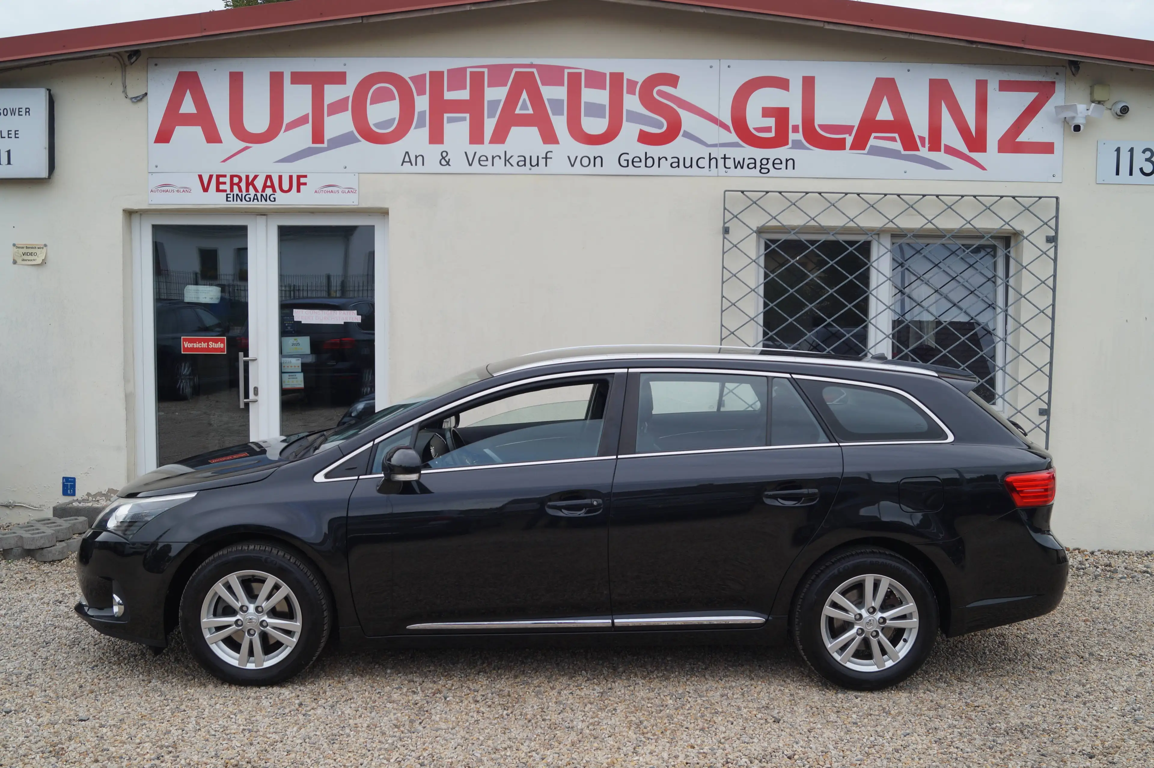 Toyota Avensis Life 2.Hand*Automatik*Kamera* — photo 2