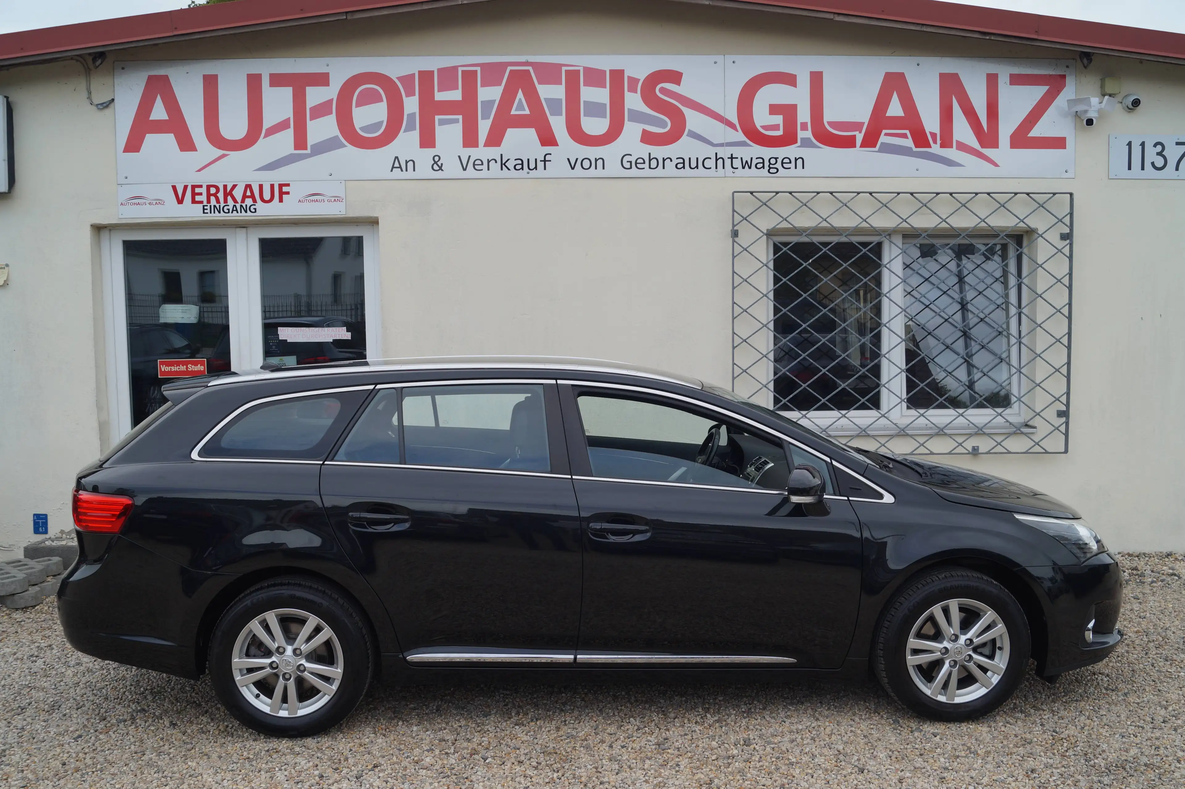 Toyota Avensis Life 2.Hand*Automatik*Kamera* — photo 7