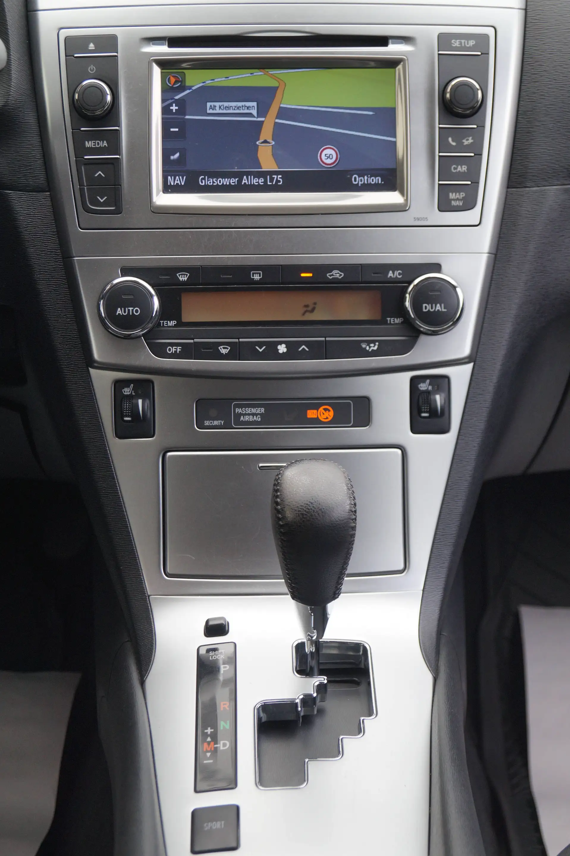 Toyota Avensis Life 2.Hand*Automatik*Kamera* — photo 12