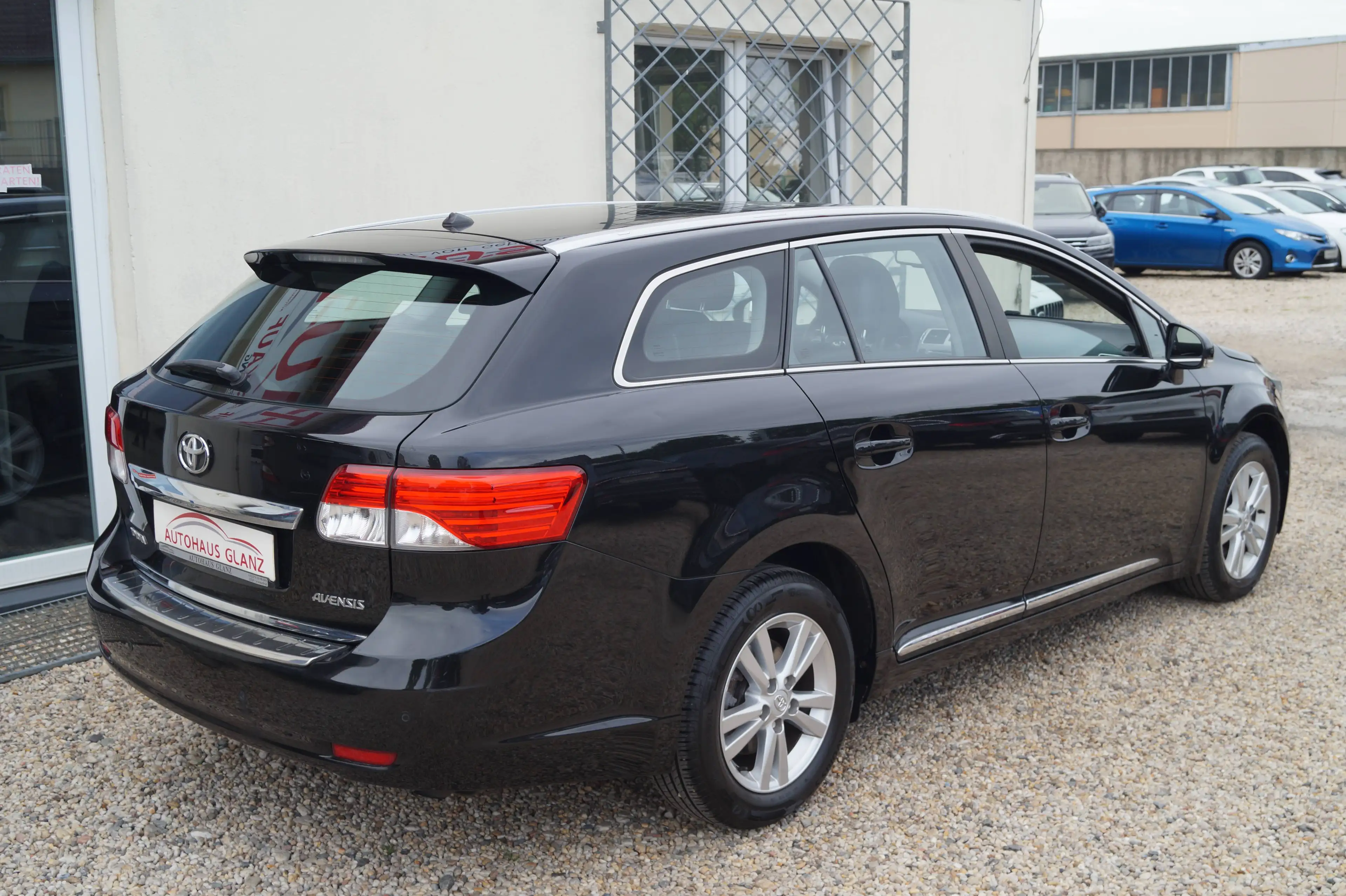 Toyota Avensis Life 2.Hand*Automatik*Kamera* — photo 6