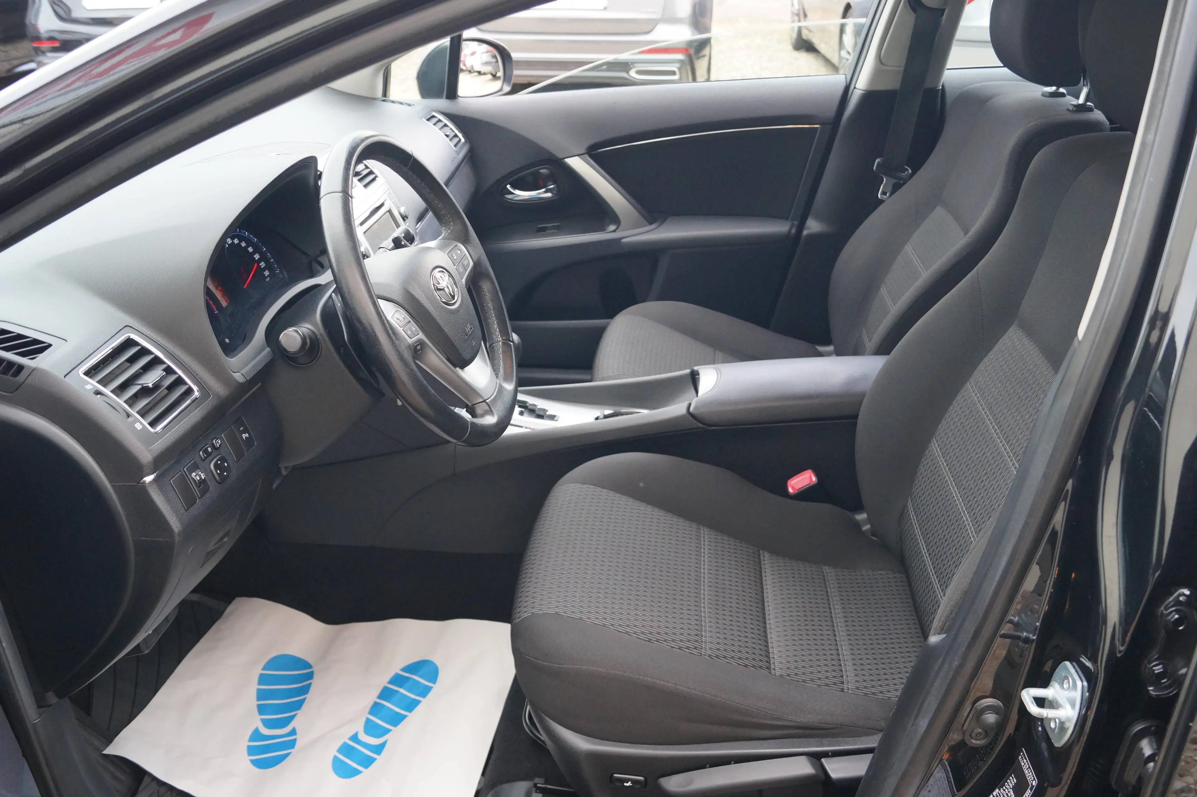Toyota Avensis Life 2.Hand*Automatik*Kamera* — photo 13