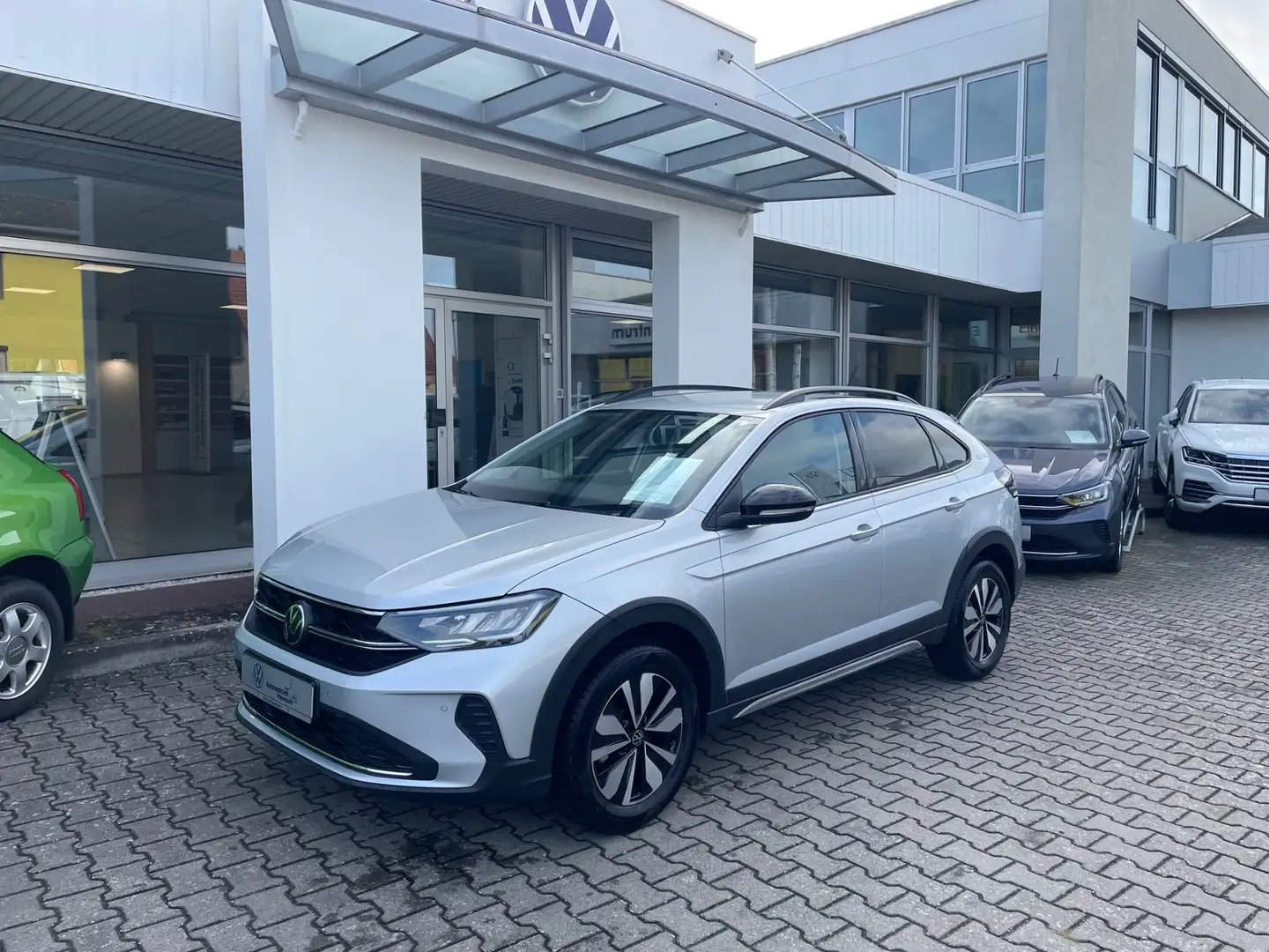 Volkswagen Taigo 1.0 TSI GOAL Silber - 2