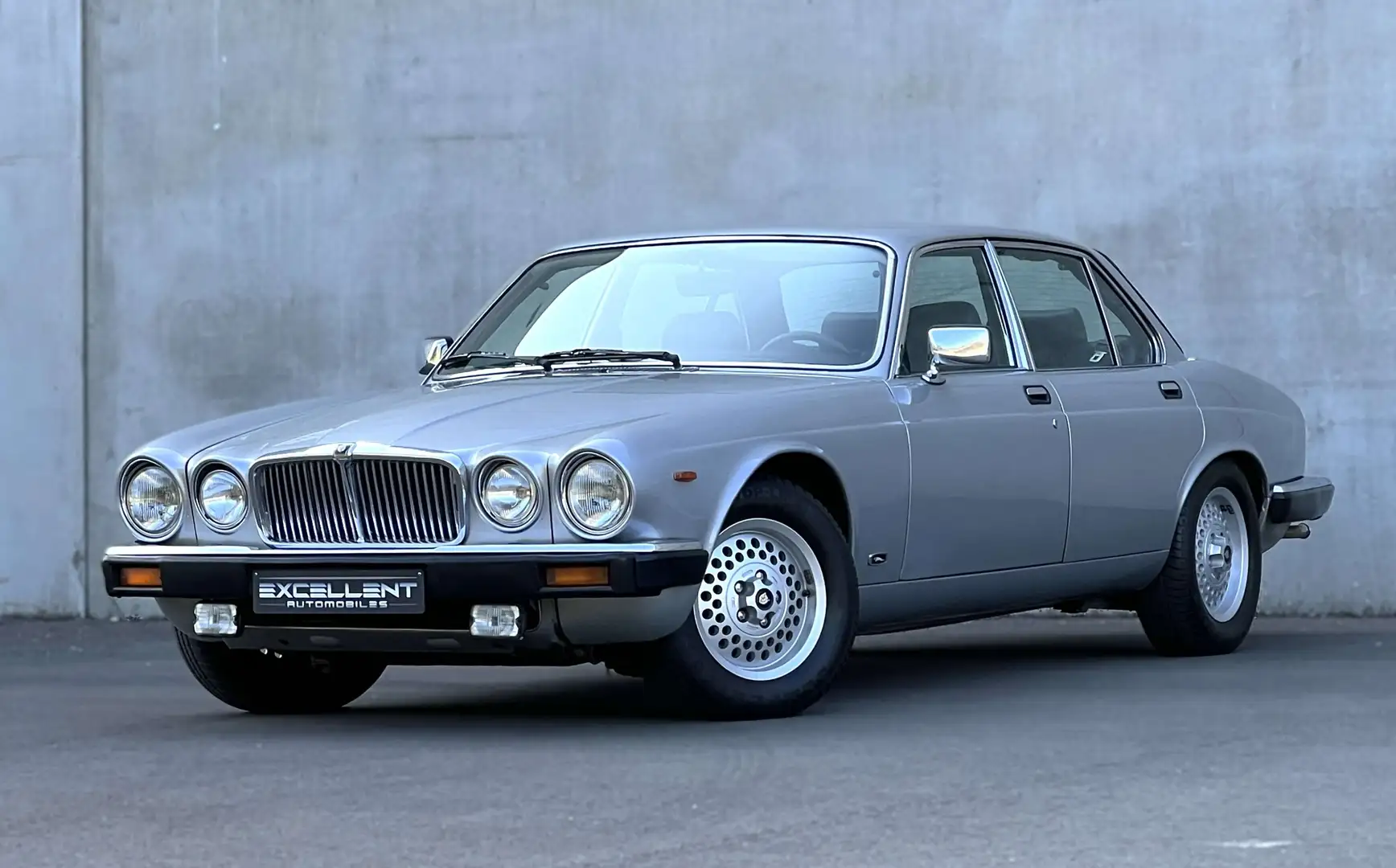 Jaguar XJ6 4.2 sovereign/PHASE 3/AIRCO/BOITE AUTO/CUIR/ Gris - 1