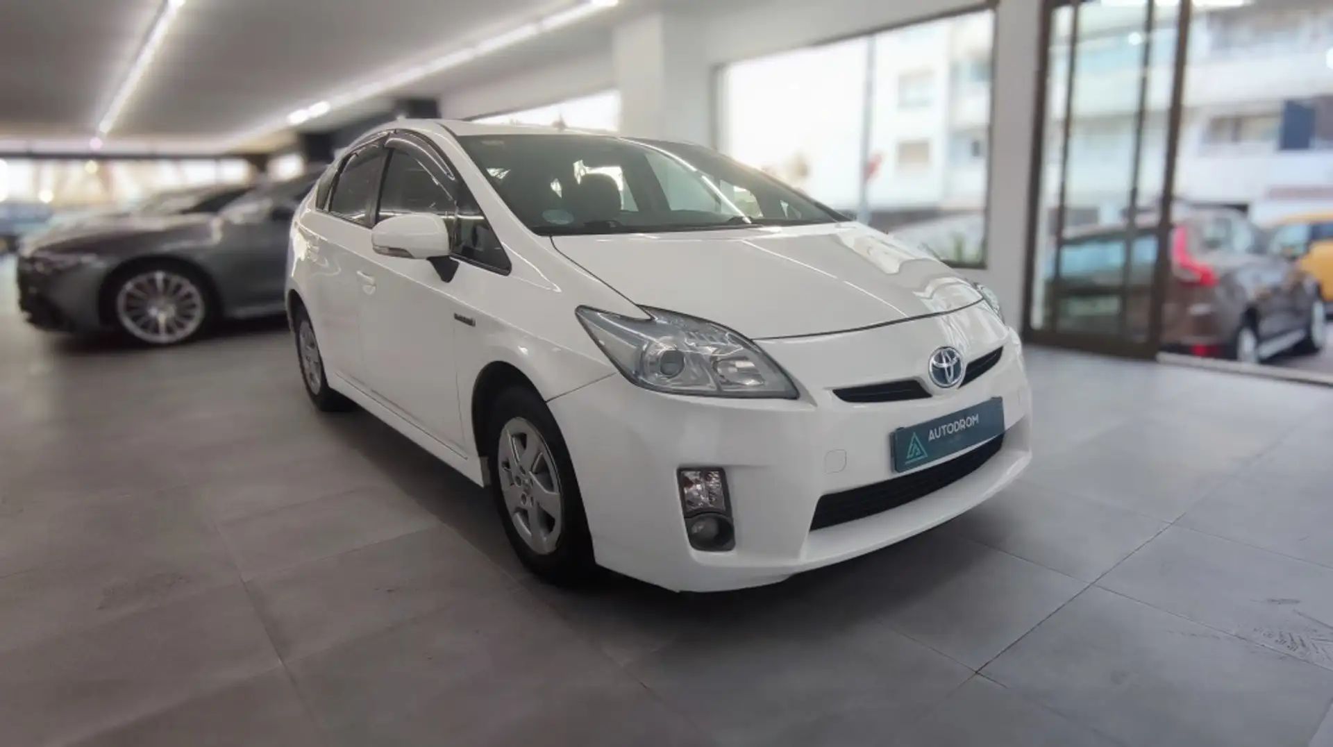 Toyota Prius Plug-In 1.8 Executive Blanco - 2