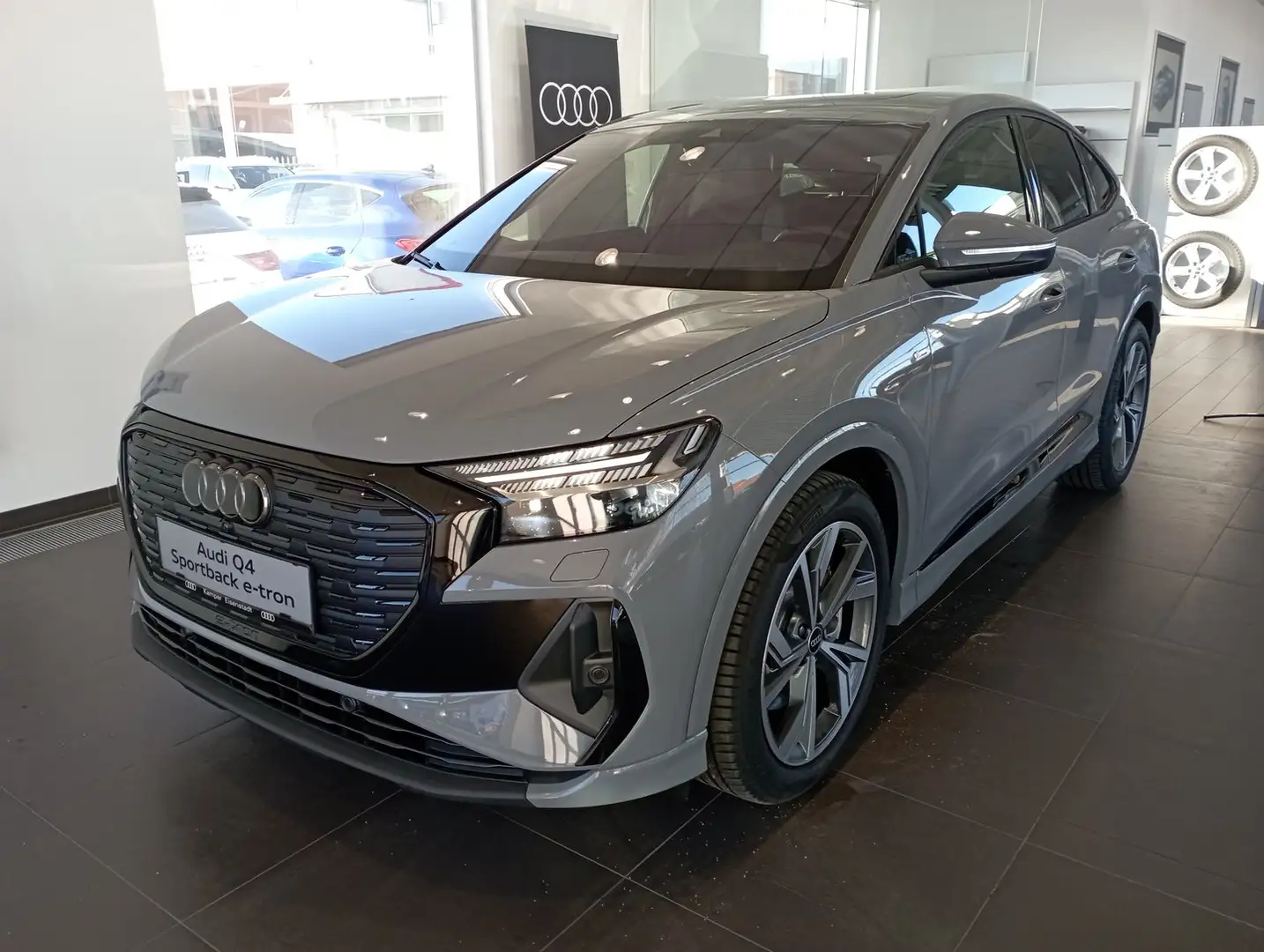 Audi Q4 e-tron Audi Q4 Sportback 55 e-tron quattro Grau - 1