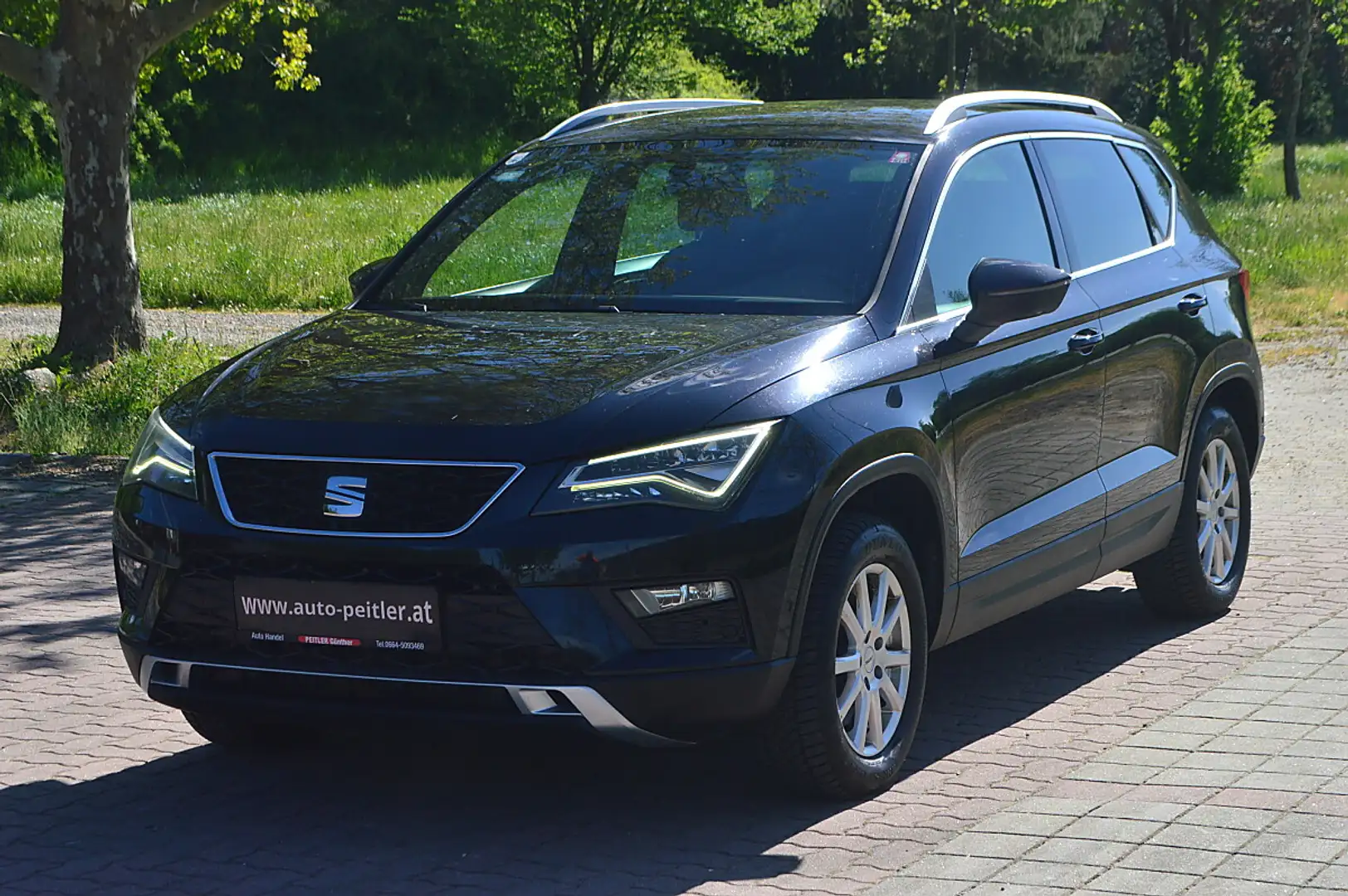 SEAT Ateca 2,0 Xcellence 4WD+NAVI+Xenon+SHZ+ Schwarz - 2