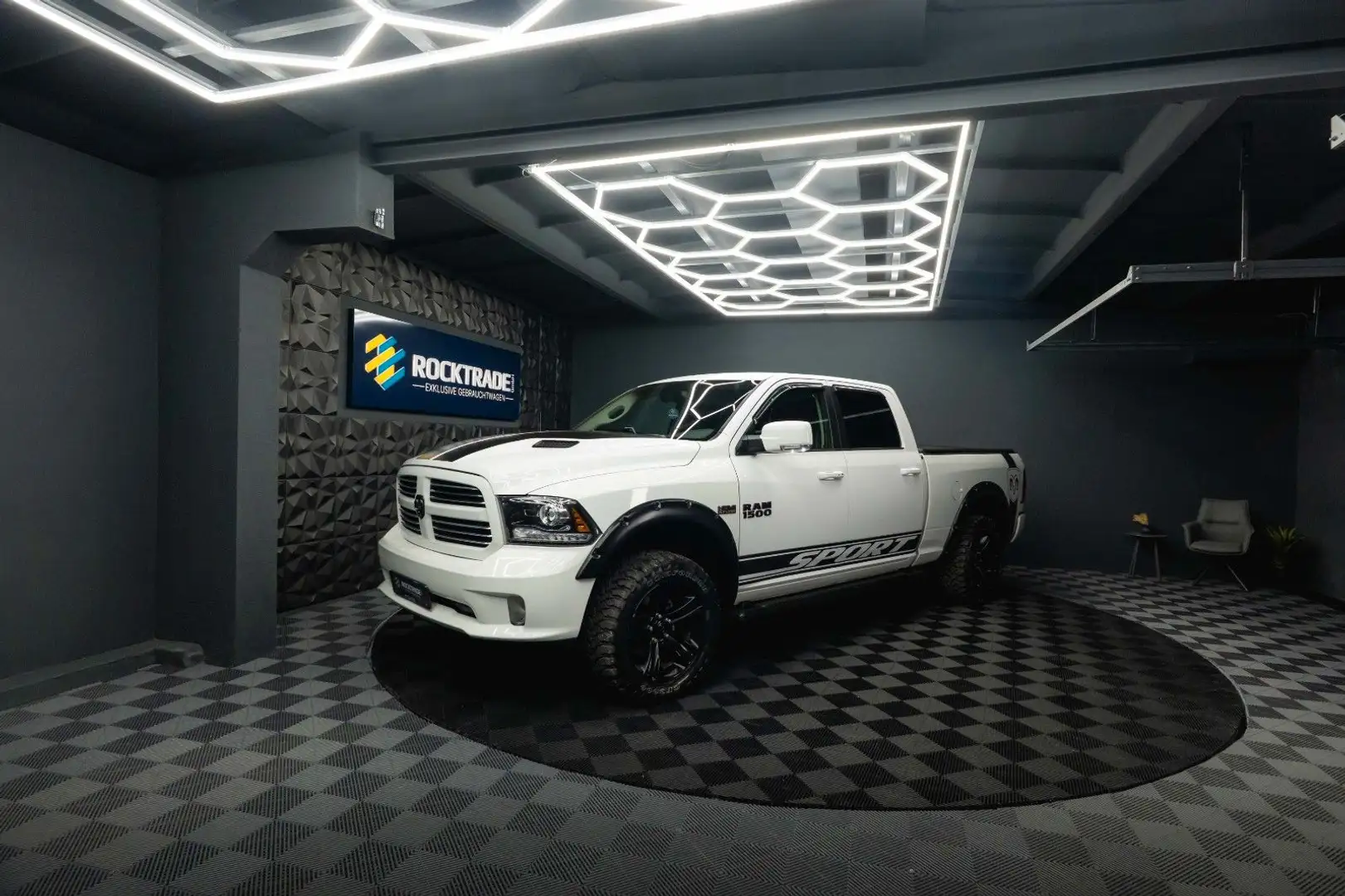 Dodge RAM 5.7 V8 HEMI 4x4 Offroad Sport LONGBED *LPG* Weiß - 2