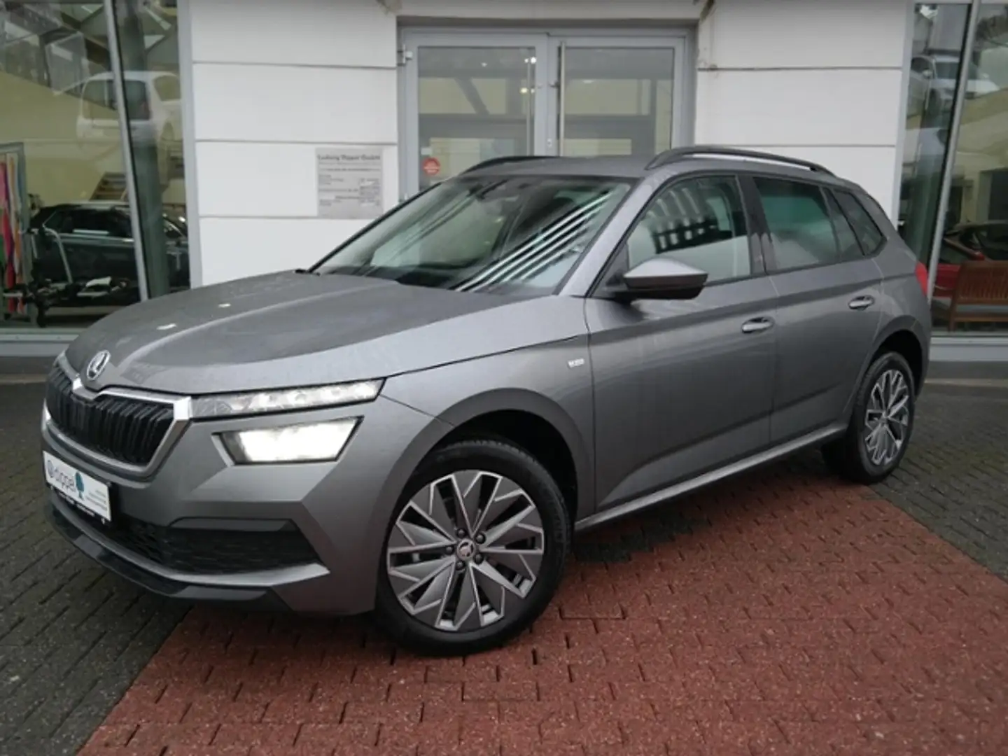 Skoda Kamiq 1.0 TSI Tour DSG AHK Kamera,LED,17",SHZ,SmartLink Gris - 2