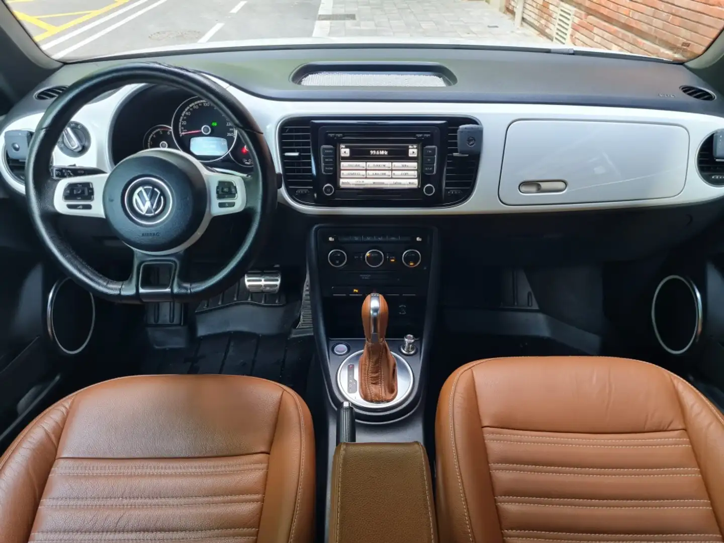 Volkswagen Beetle 2.0TDI Design DSG 140 Blanco - 2