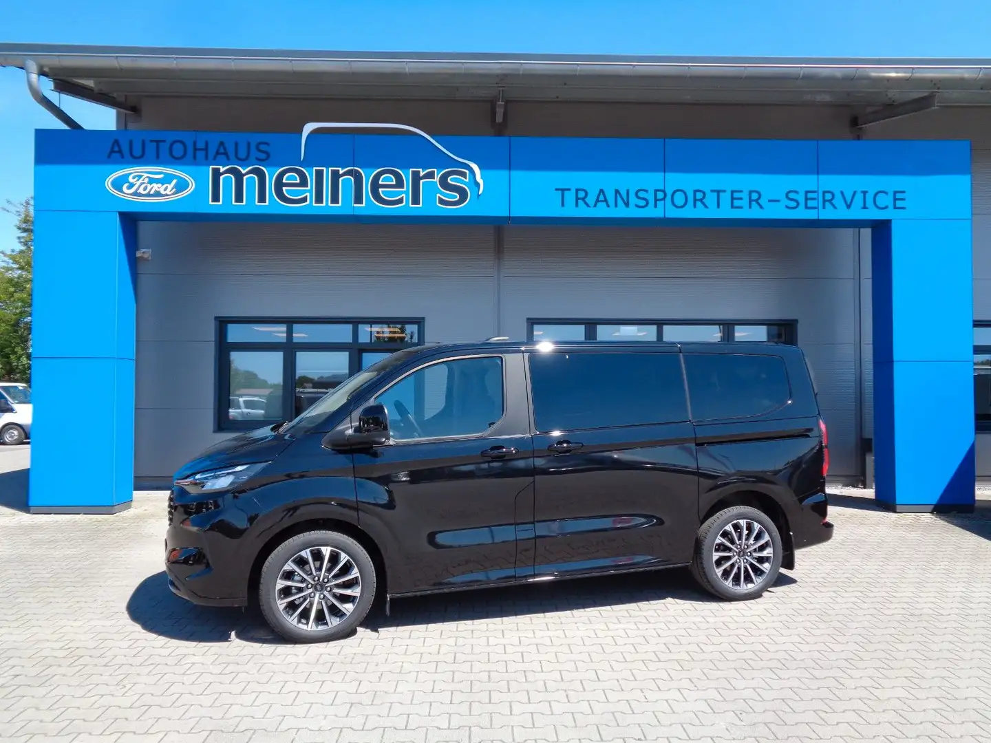 Ford Tourneo Custom Titanium X *5J./200tkm Garantie* Чорний - 1
