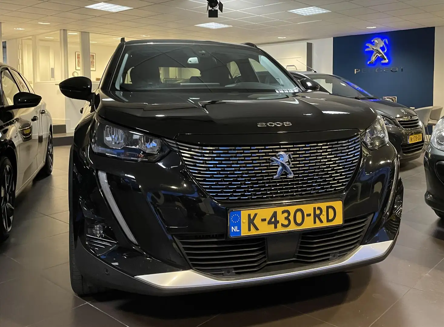 Peugeot 2008 1.2 Puretech 100pk Schwarz - 2
