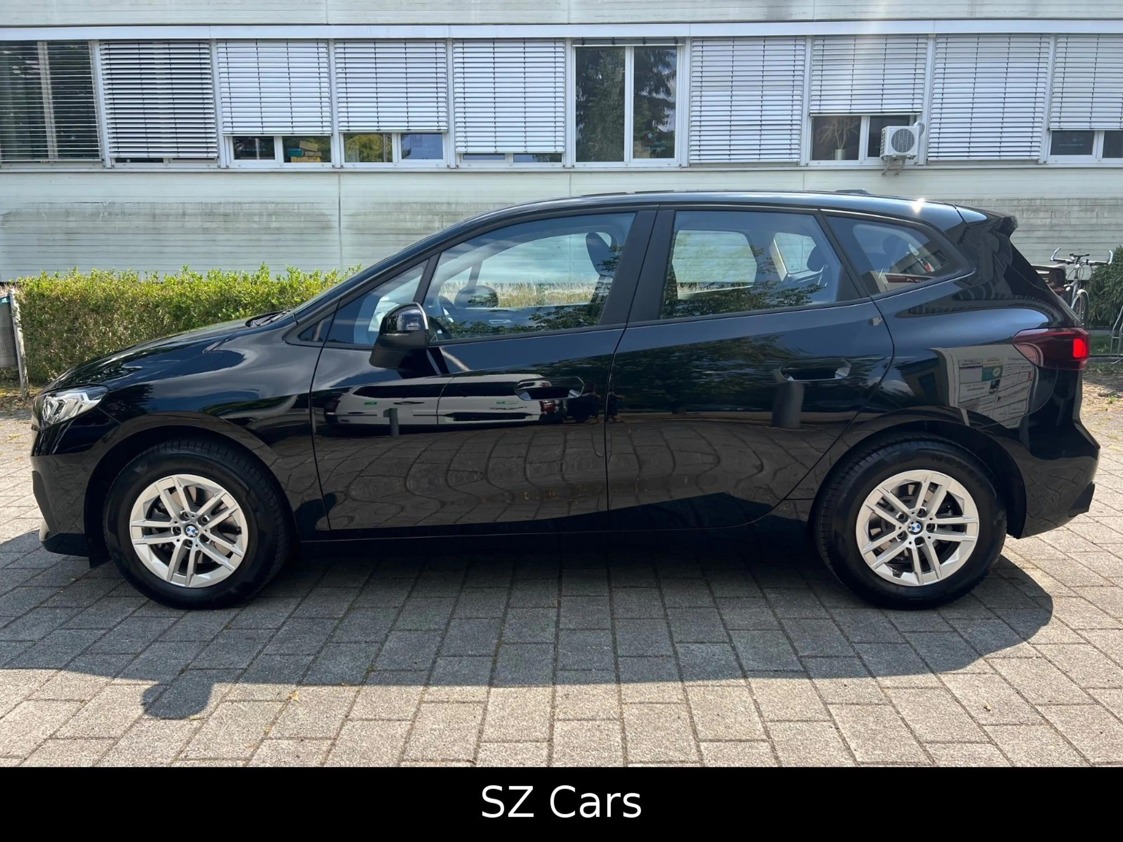 BMW 216 i Active Tourer* — photo 9